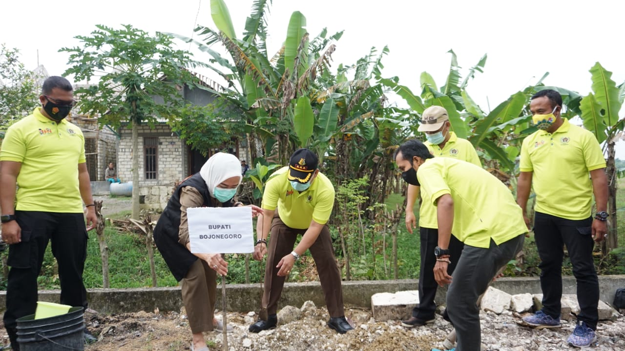 Peringati Hari Pers Nasioanal, Bupati Apresiasi Aksi Tanam Pohon PWI