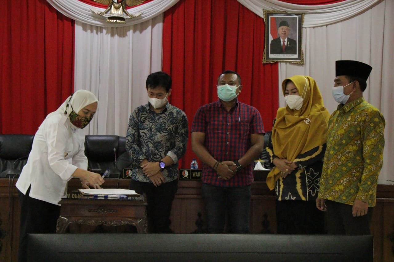 Raperda RTRW Kab. Bojonegoro Tahun 2021-2041 Sah Disetujui Seluruh Fraksi DPRD.