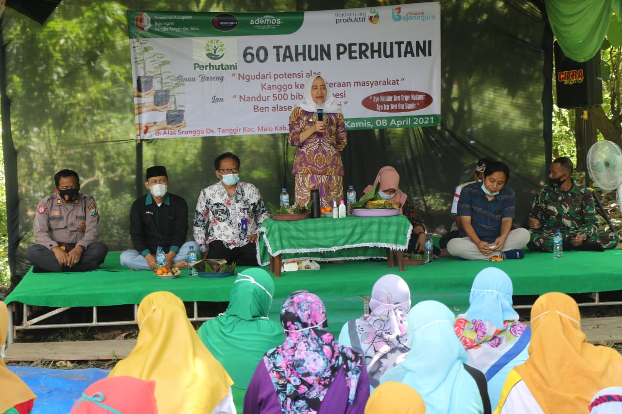Hadiri Peringatan 60 Tahun Perhutani, Bupati Bojonegoro Berharap Melakukan Kegiatan Ekonomi.