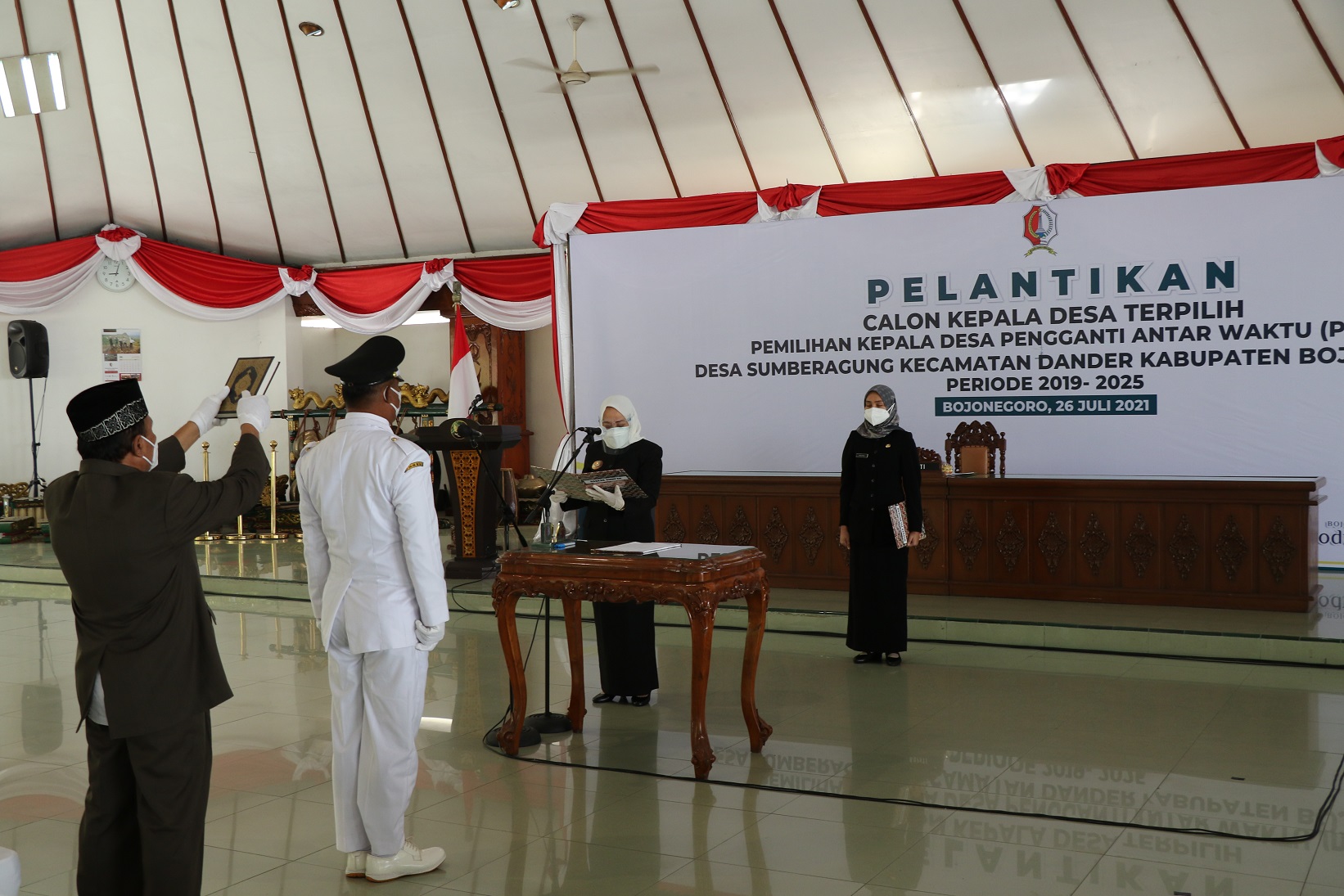 BUPATI LANTIK PAW KEPALA DESA SUMBERAGUNG