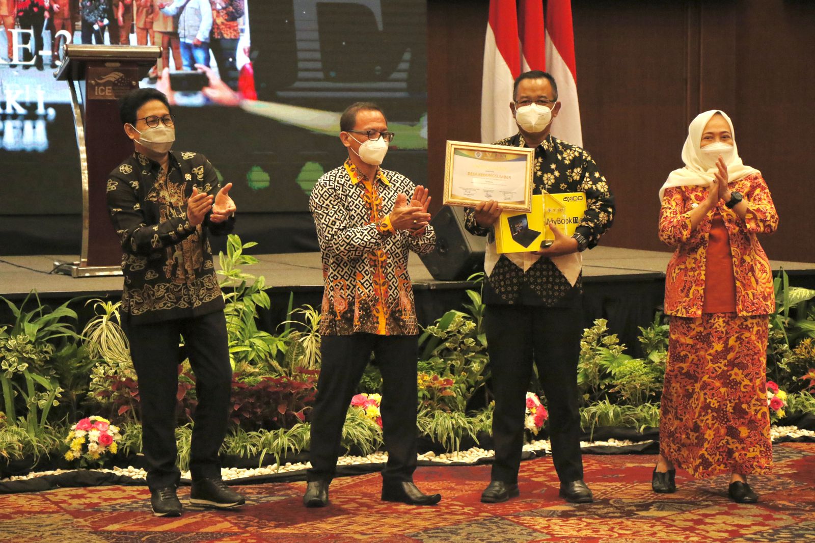 Bojonegoro Terima Penghargaan Apresiasi Implementasi Keterbukaan Informasi Publik 10 Desa Terbaik se