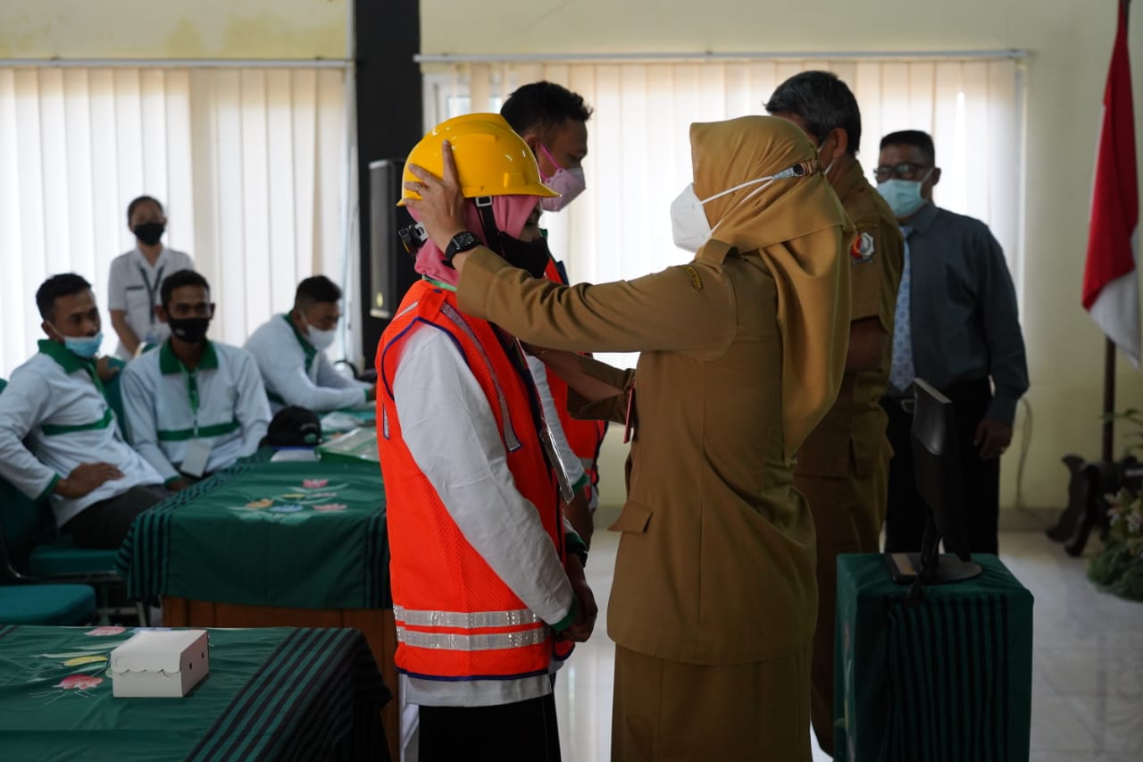 Buka Pelatihan dan Uji Sertifikasi, Bupati Harapkan Kualitas Tenaga Kontruksi di Bojonegoro Meningka