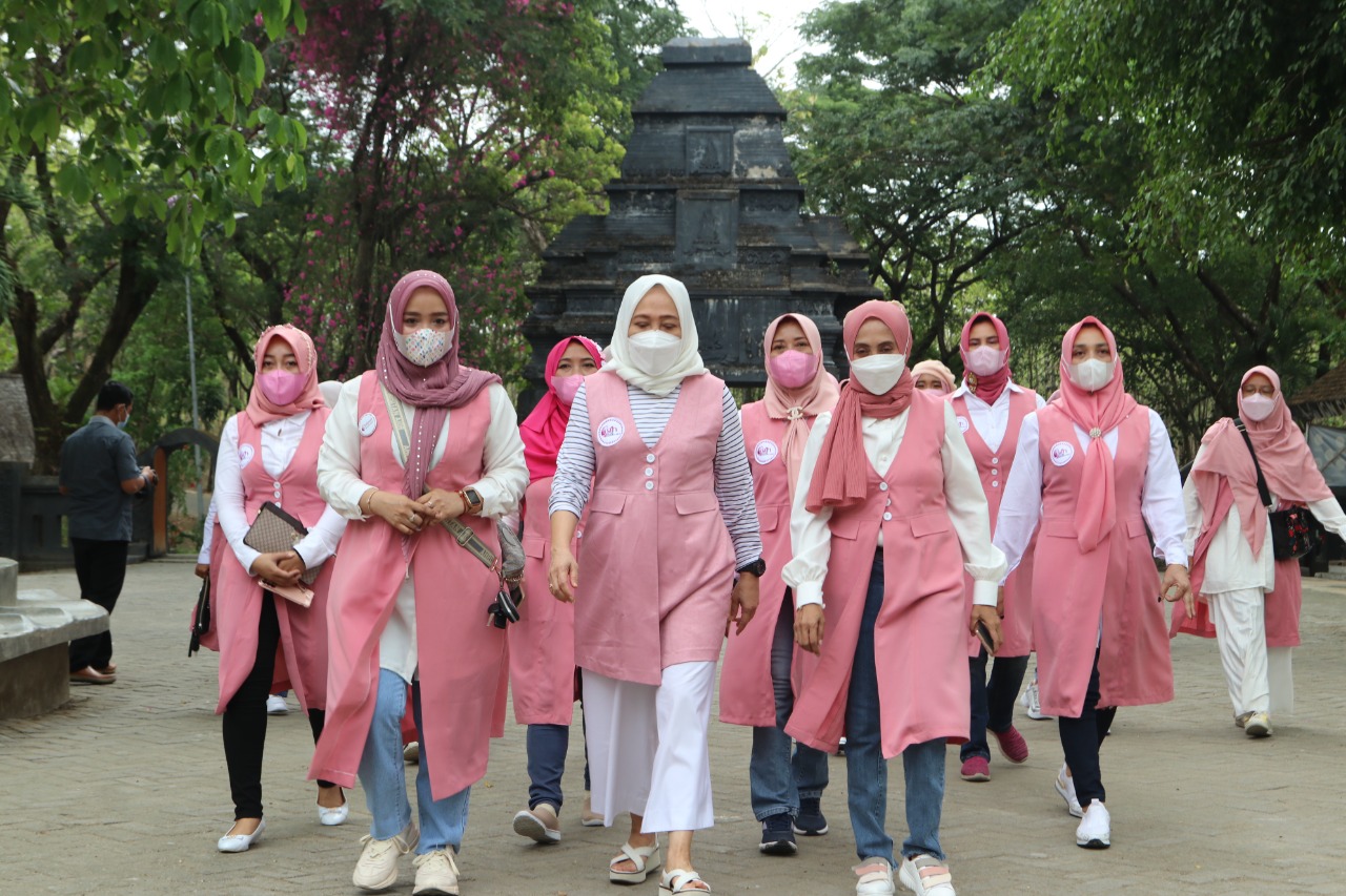 Hadiri Pertemuan Srikandi, Bupati Ajak Meningkatkan Peran Srikandi Bojonegoro.
