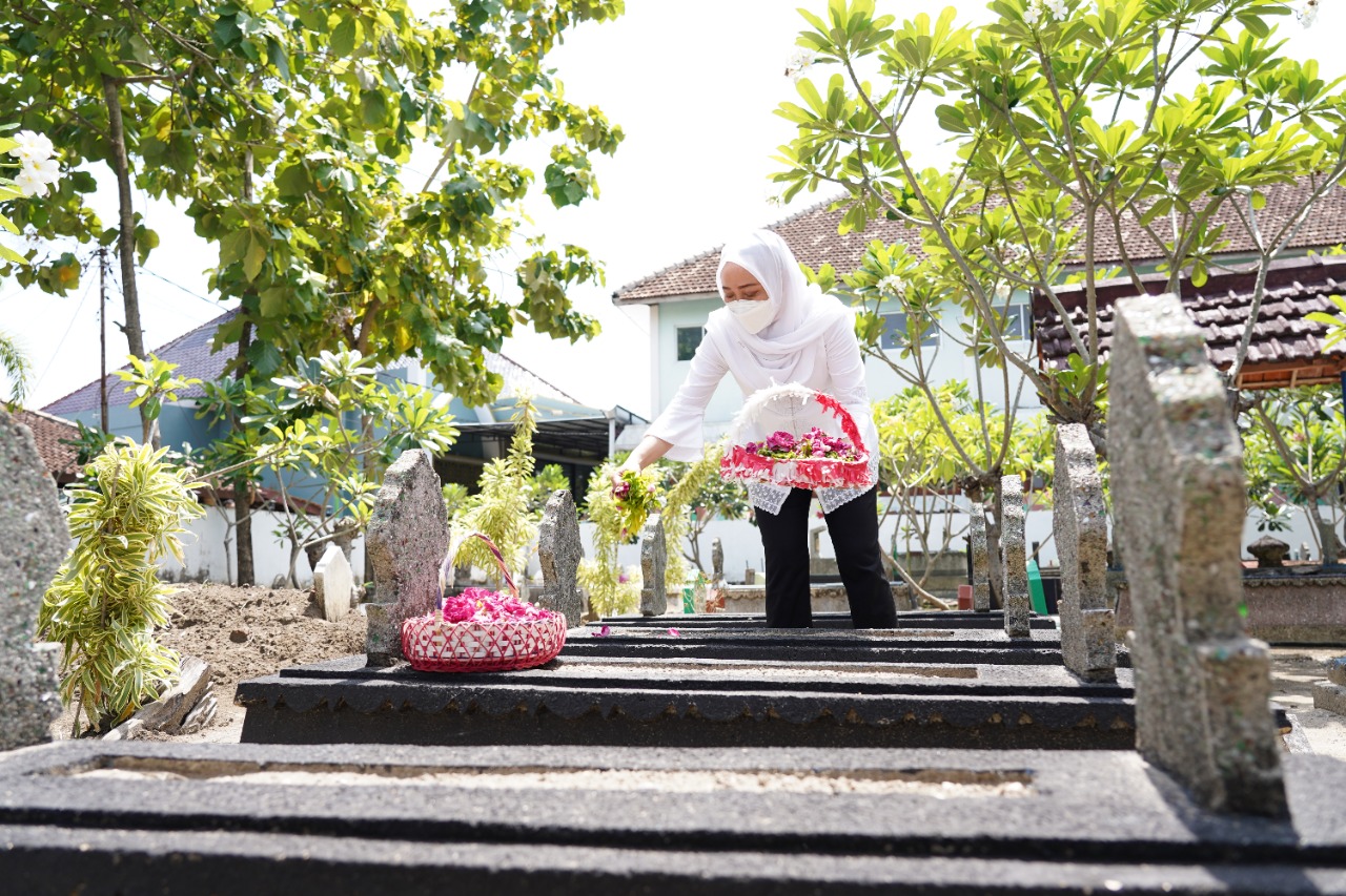 Menyambut HJB Ke-344, Pemkab Bojonegoro Selenggarakan Ziarah Ke Makam Leluhur.