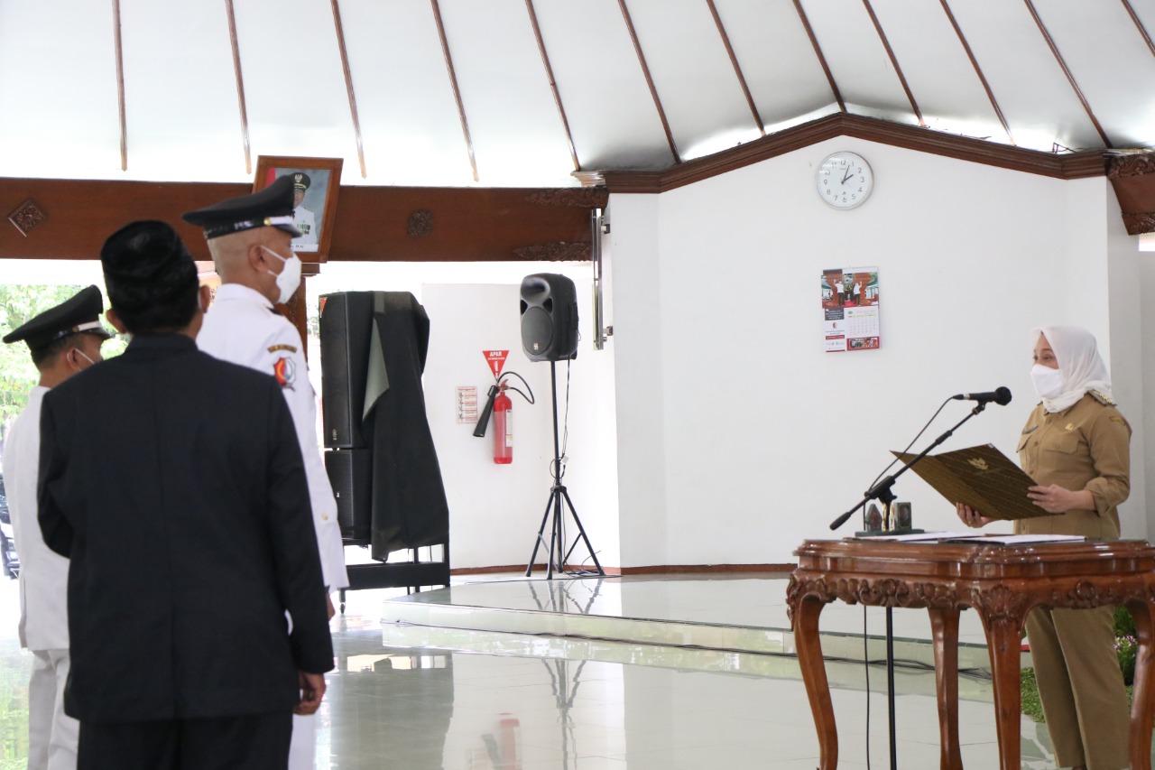 Bupati Bojonegoro Lantik PAW Kades Mayangrejo Dan Kades Tapelan