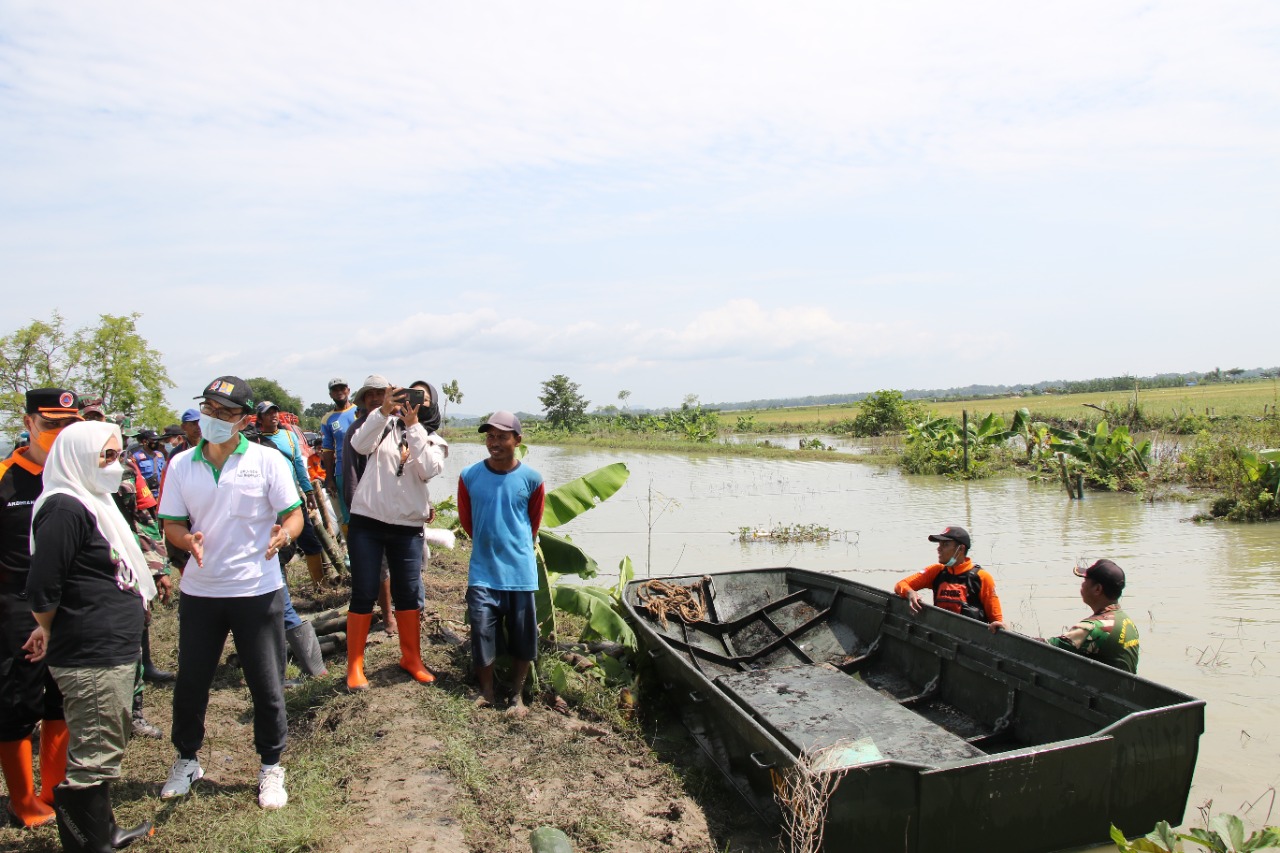 Gerak Cepat Bupati Bojonegoro Tinjau Lokasi Tanggul Jebol Kali Avur.