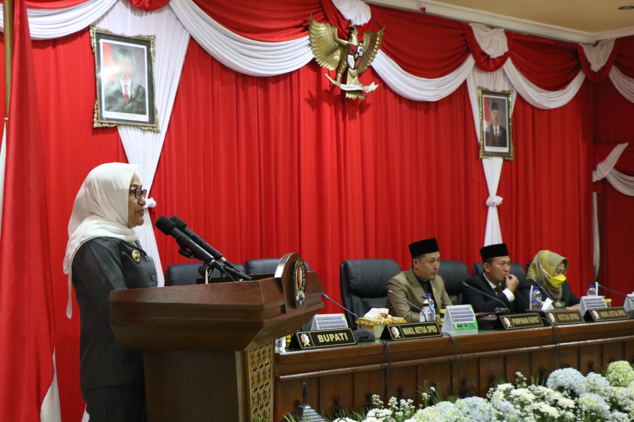 Bupati Bojonegoro Menghadiri Sidang Paripurna Penggantian Antar Waktu Ketua DPRD