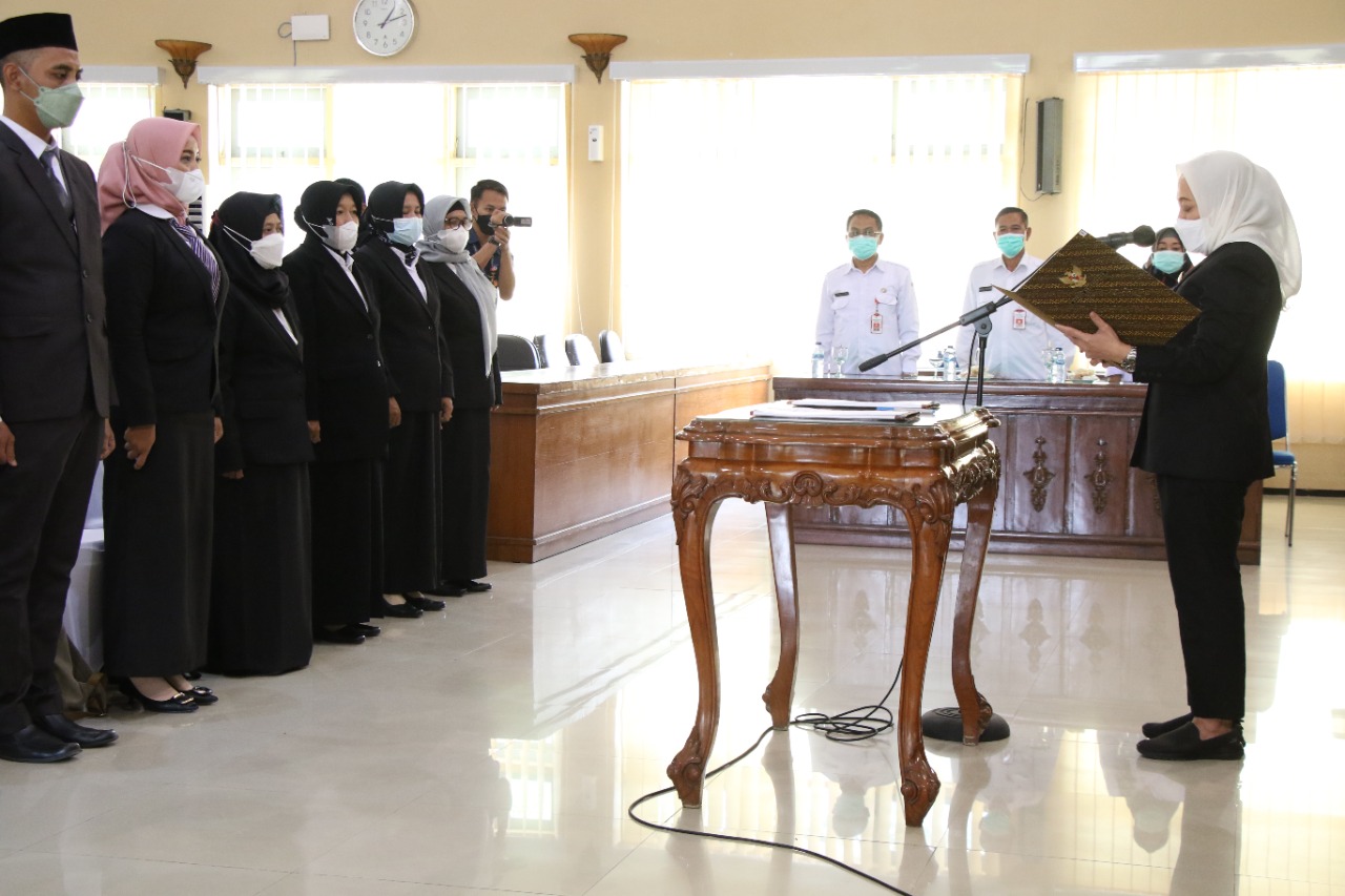 Bupati Bojonegoro Lantik Pejabat Adiministrator, Pengawas, Fungsional, dan Kepala Sekolah.