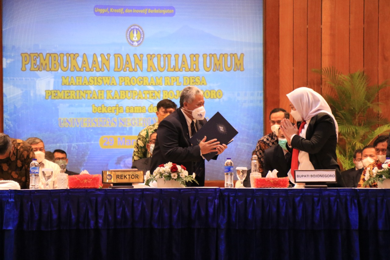 KULIAH PERDANA MAHASISWA PROGRAM RPL Desa