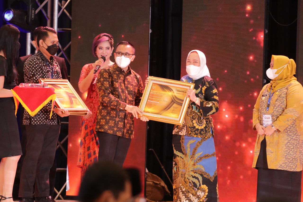 Pemkab Bojonegoro Terima Penghargaan Realisasi Pendapatan Daerah Tertinggi