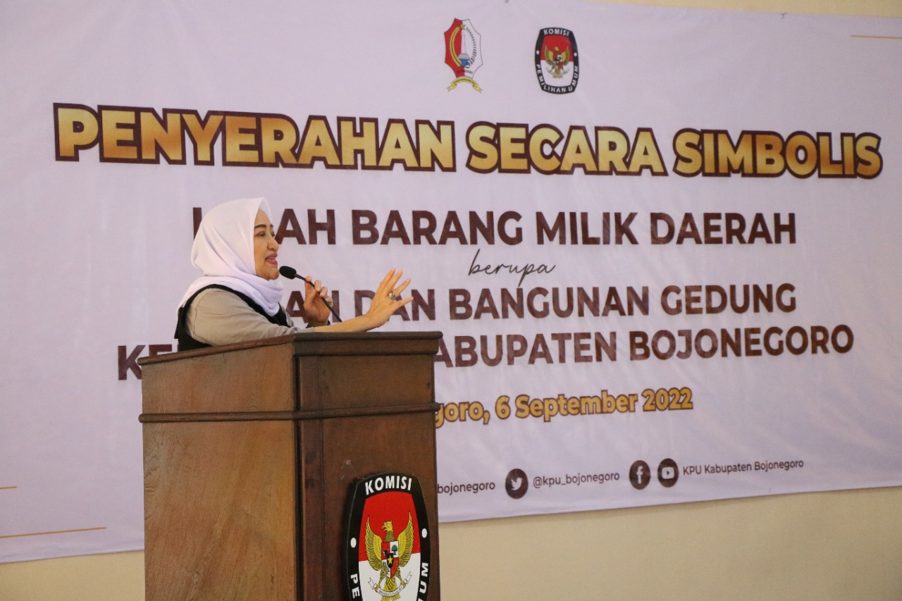 Bupati Bojonegoro Hibahkan  Aset Tanah dan Gedung Bangunan kepada KPU Kab. Bojonegoro.