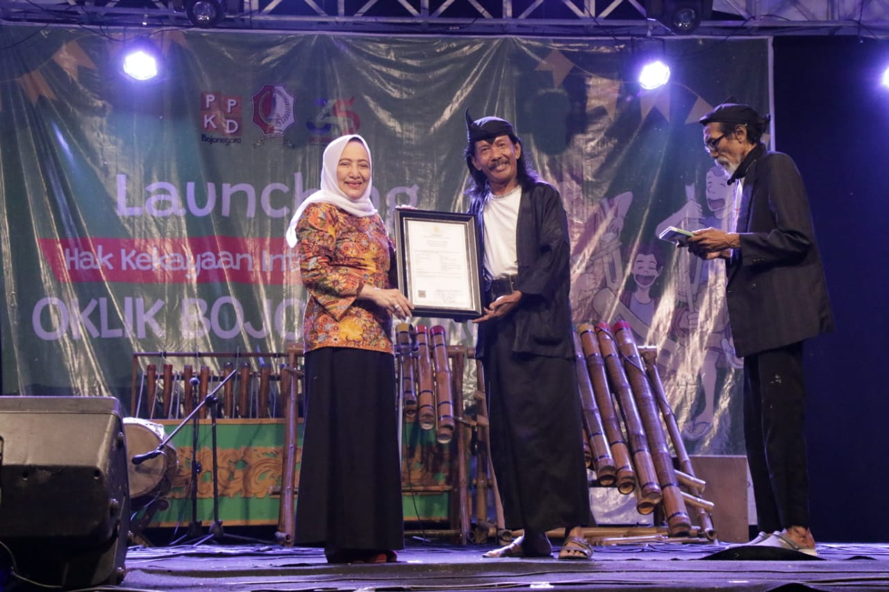 Oklik Resmi Jadi Karya Dan Kerajinan Asli Bojonegoro