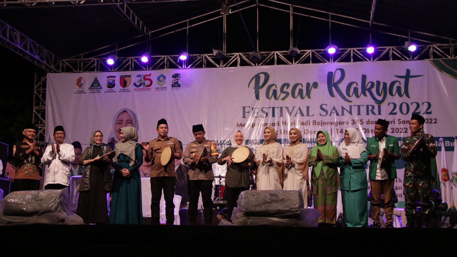 Sambut Hari Santri, Bupati Bojonegoro Buka Pesta Rakyat Festival Santri 2022