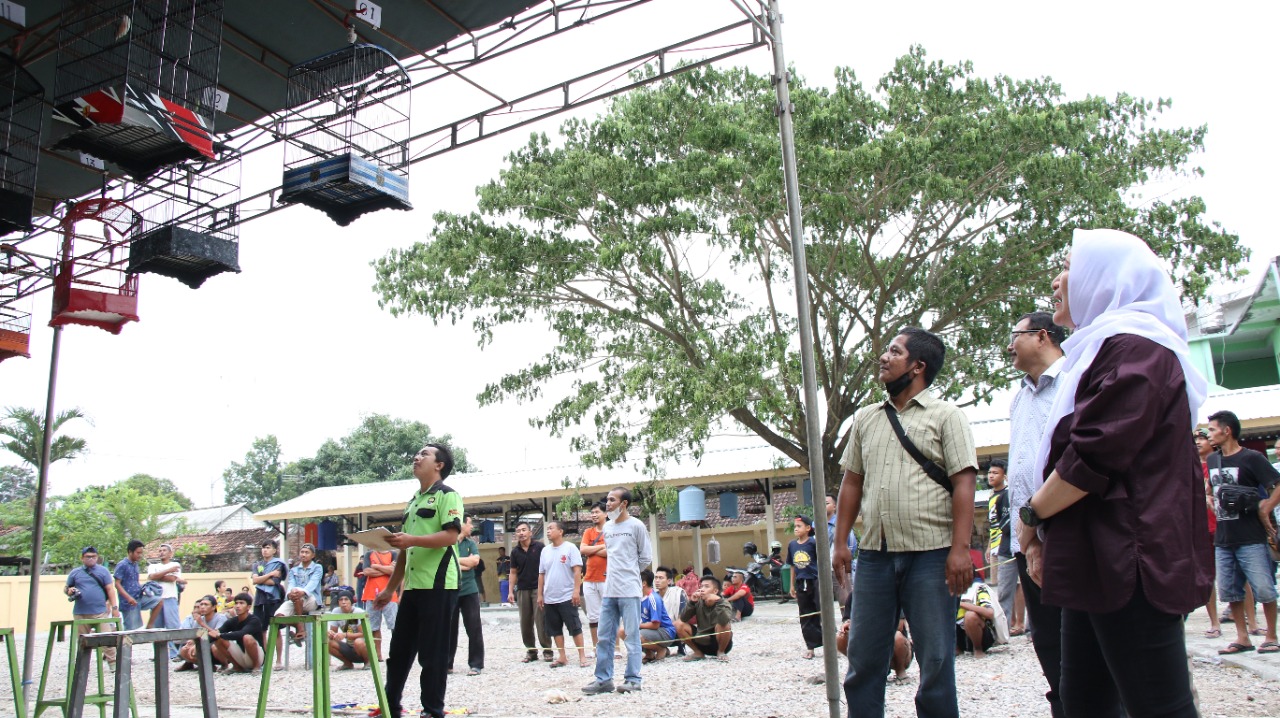 Bupati Bojonegoro Meresmikan Pasar Burung "Buana Lestari"