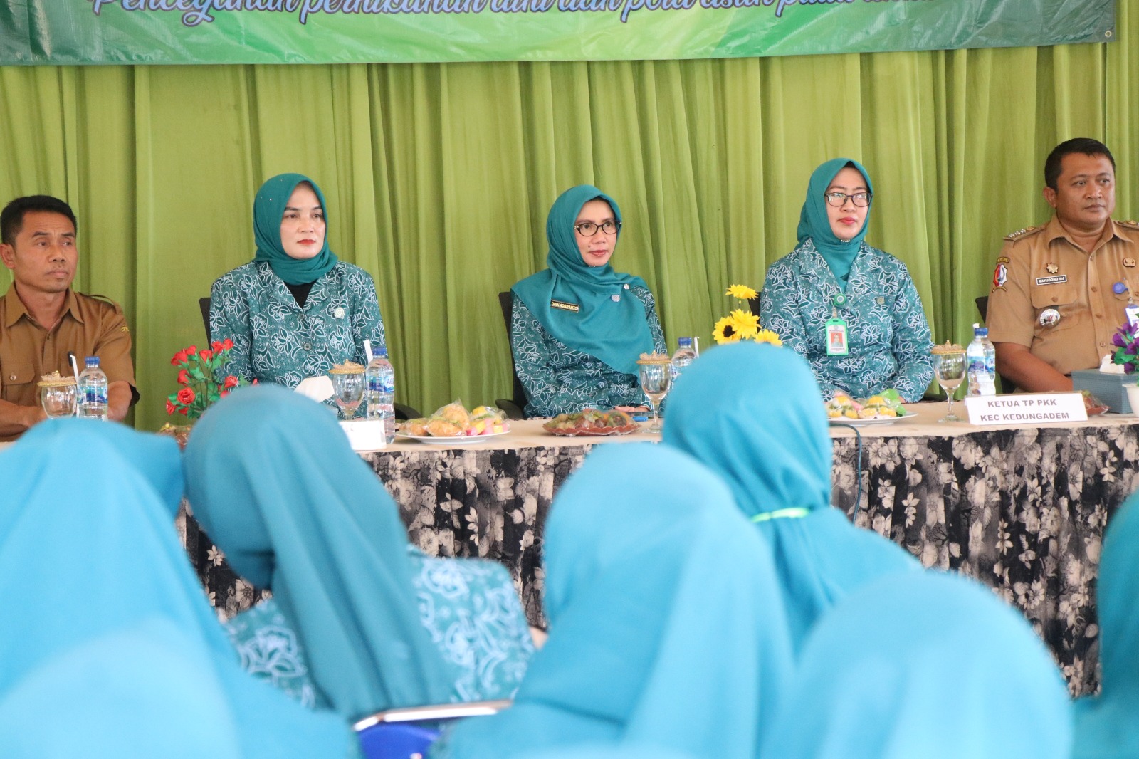 Pj. Ketua TP PKK Kab. Bojonegoro Ajak Kader PKK Gaungkan Pencegahan Pernikahan Anak Usia Dini