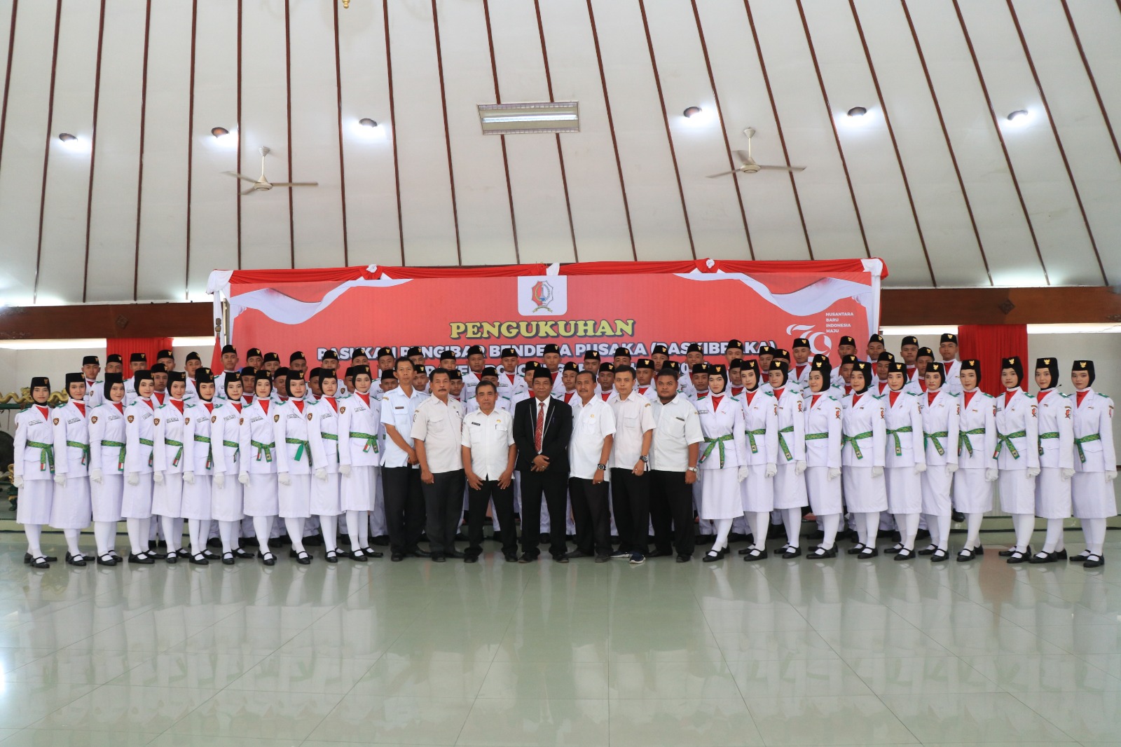 Pj. Bupati Bojonegoro Mengukuhkan Pakibraka Kab. Bojonegoro Tahun 2024.