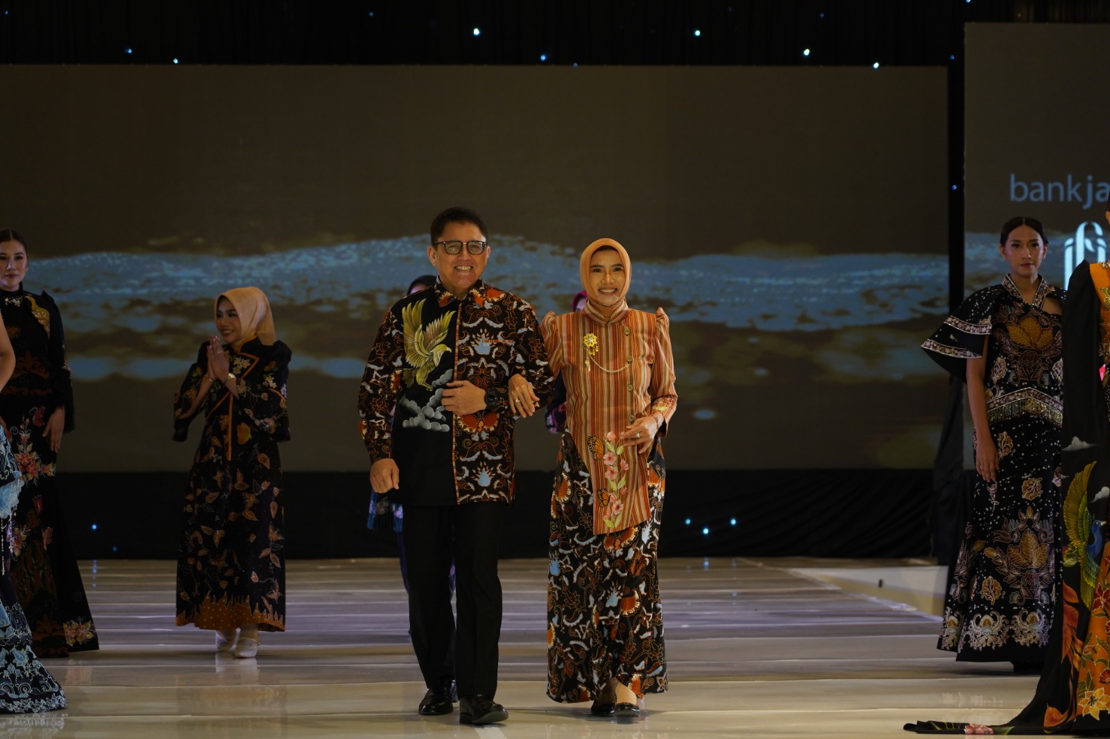 Tampil Harmoni, Dekranasda Bojonegoro Peragakan Wastra Batik "Sukmaswasti"