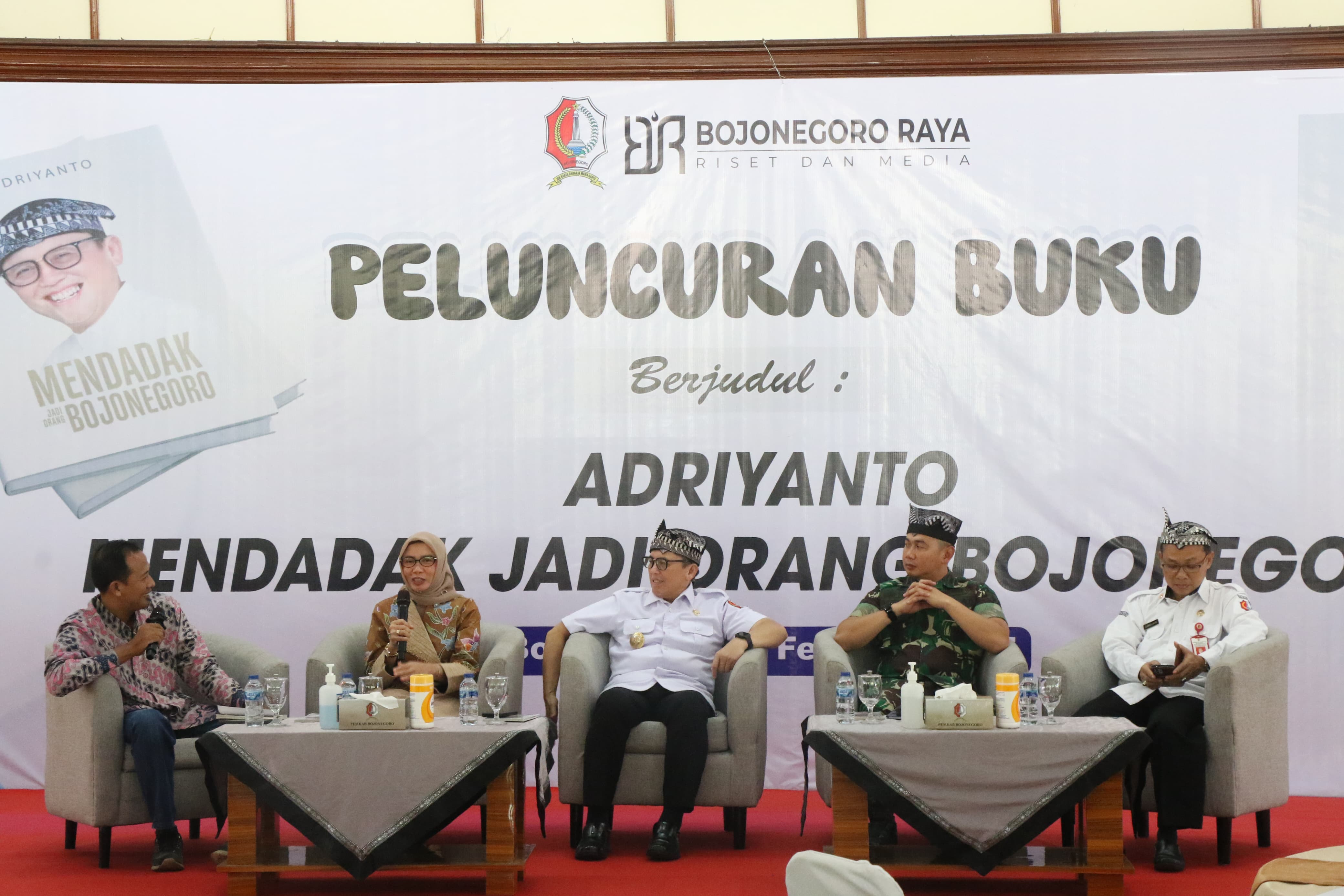Buku Berjudul, "Adriyanto: Mendadak Jadi Orang Bojonegoro" Jadi Kado Perpisahan Terindah