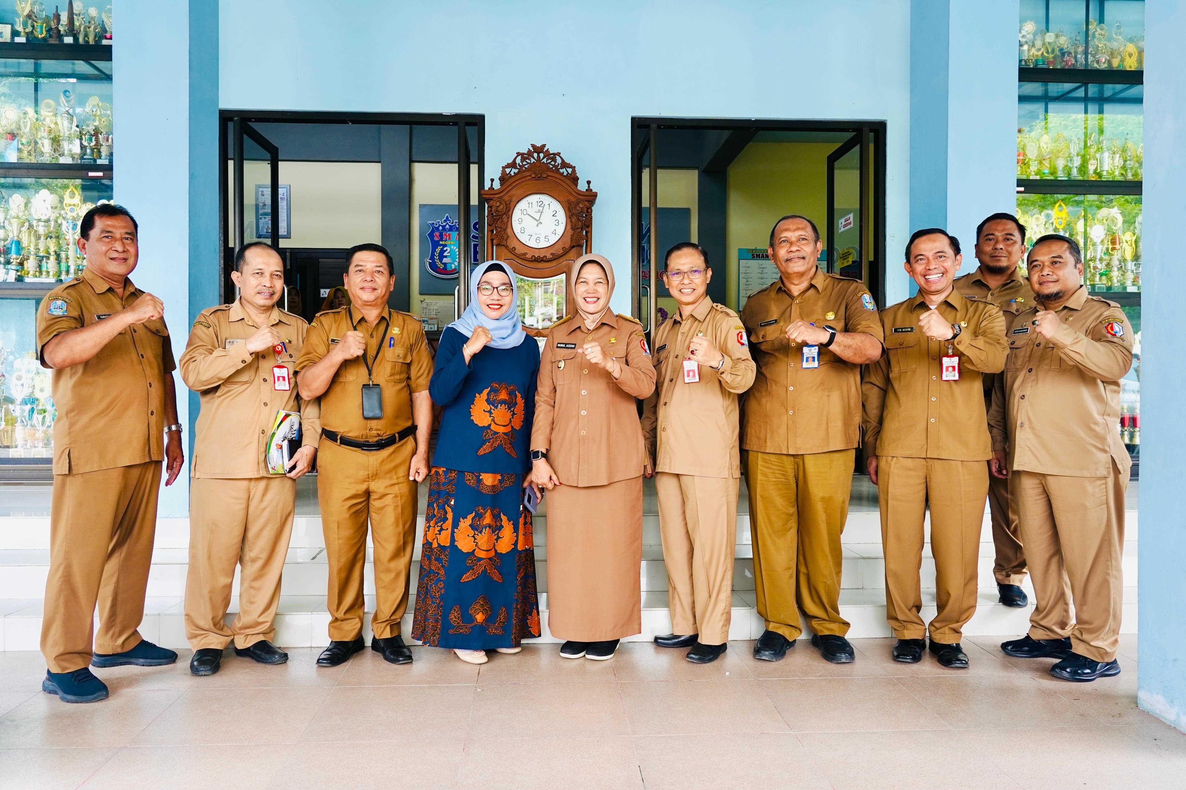 Matangkan Persiapan Jelang Pendaftaran, Wakil Bupati dan Ketua TP PKK Kunjungi SMA Negeri 2 Taruna Pamong Praja Jawa Timur