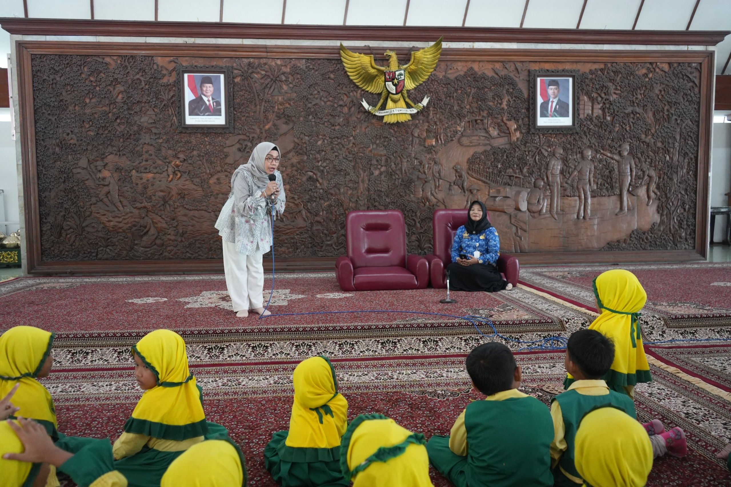 Terima Kunjungan TK ABA, Bunda Cantika Ikut Ngajar Luar Kelas