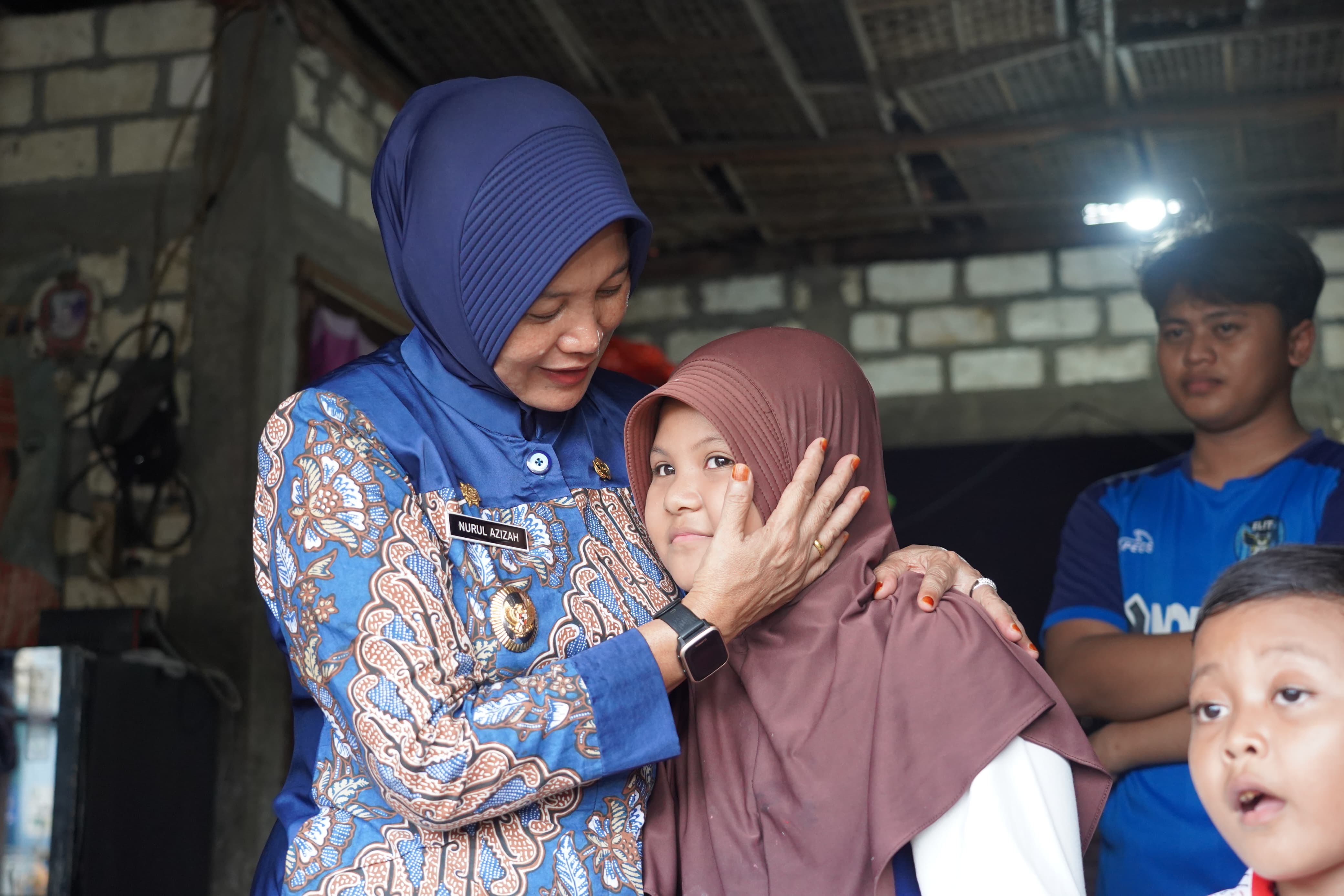 Berjuta Santunan, Berjuta Kasih Dan Pelukan Warnai Kunjungan Wakil Bupati Bojonegoro Di Program KUSUMO