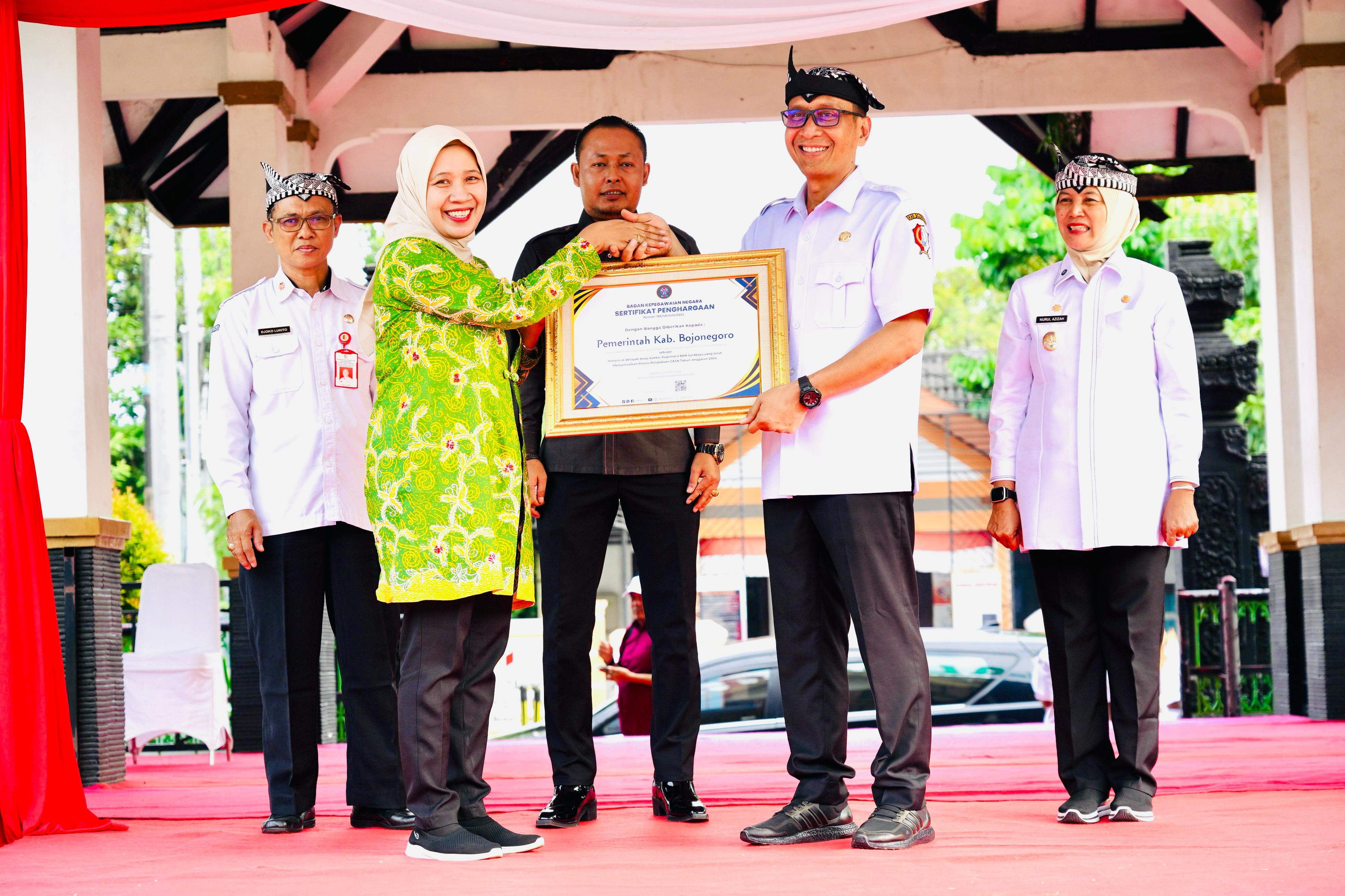 Pemkab Bojonegoro Raih Penghargaan Penyelesaian Pengangkatan CPNS Dan PPPK Tercepat Se-Jatim