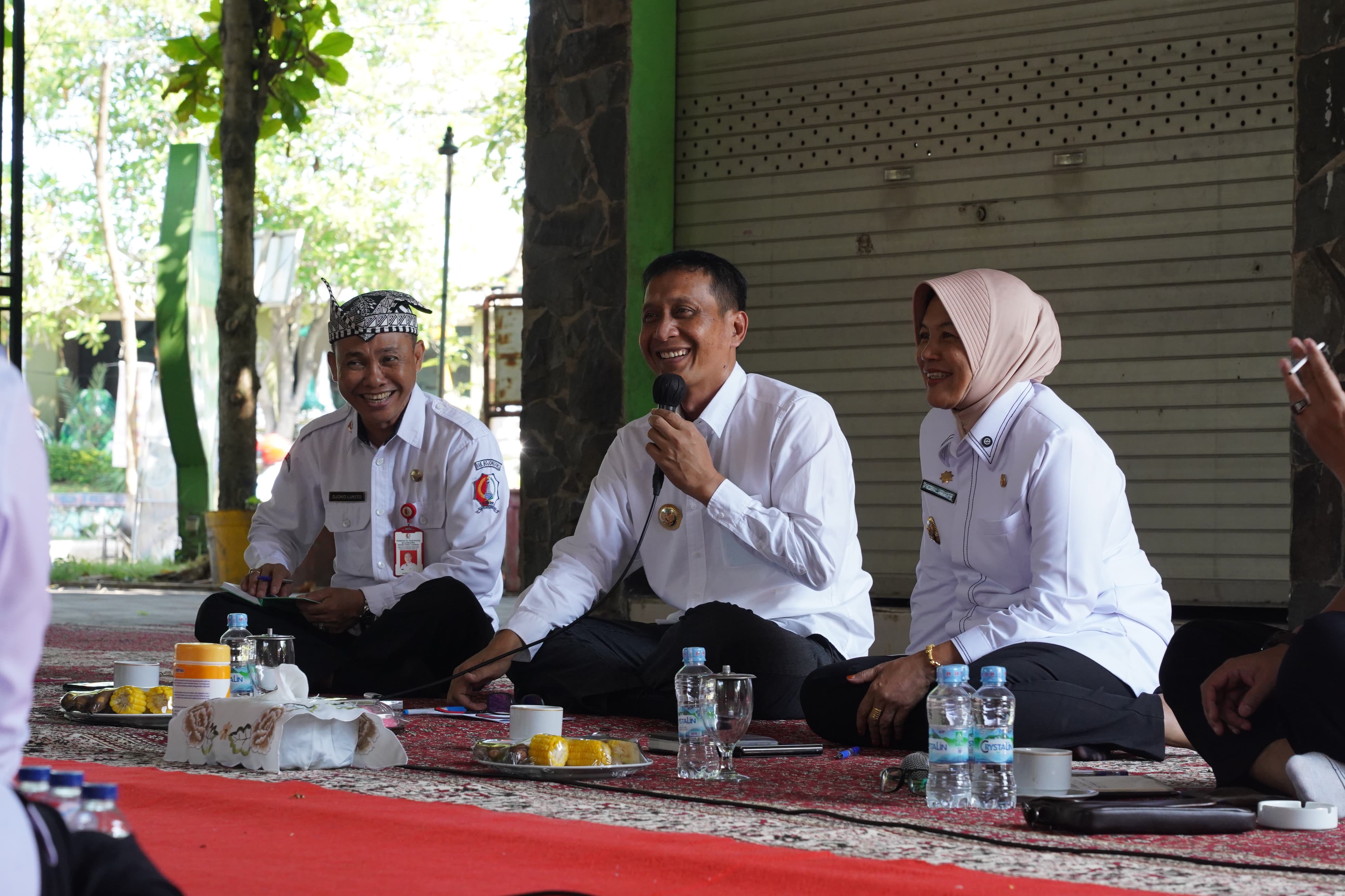 Ngopi Di Taman Rajekwesi, Bupati Bojonegoro Bahas Penataan Dan Pemanfaatan Ruko