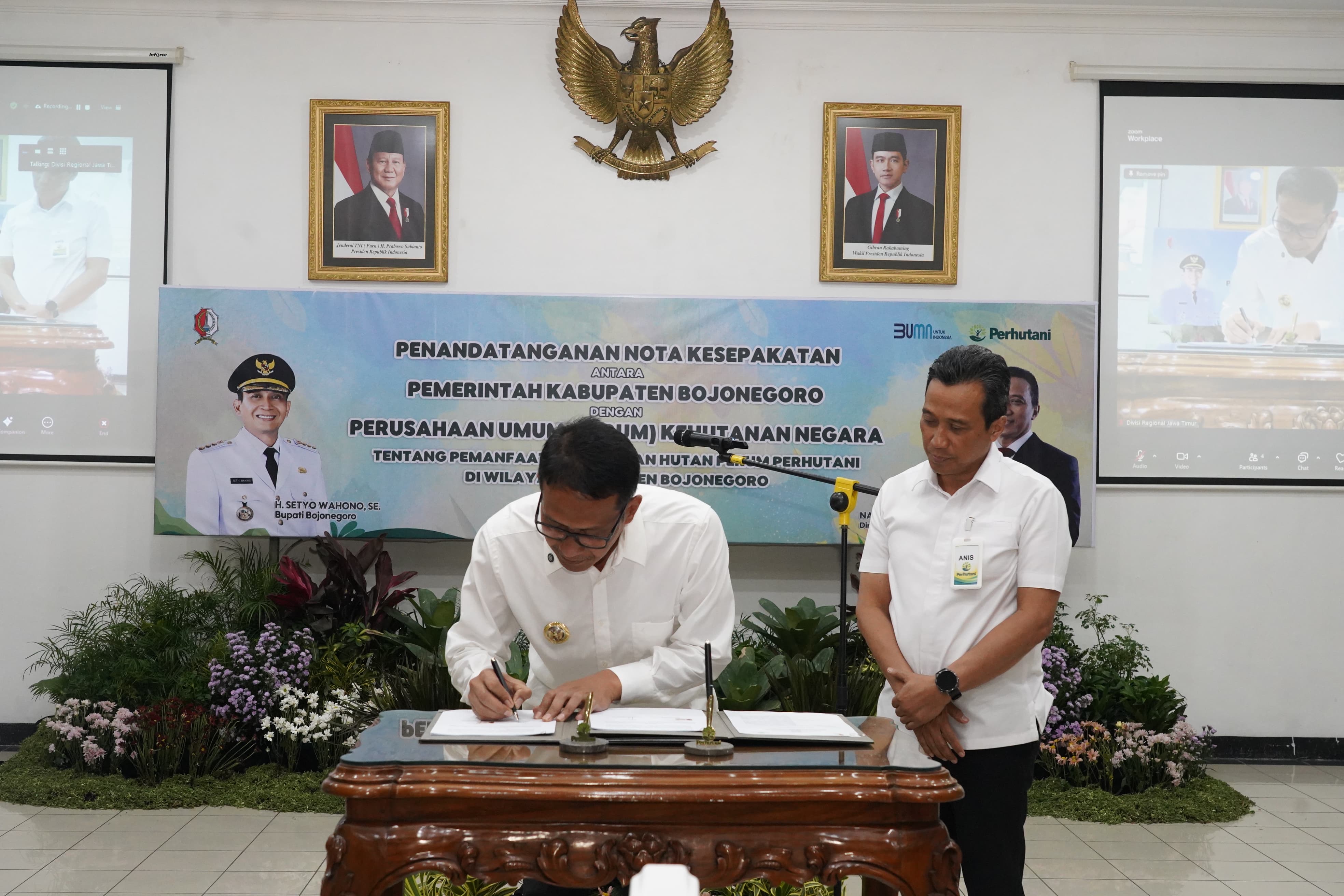 Pemkab Bojonegoro dan Perum Perhutani Jalin Kerjasama melalui Penandatanganan MoU Pemanfaatan Kawasan Hutan