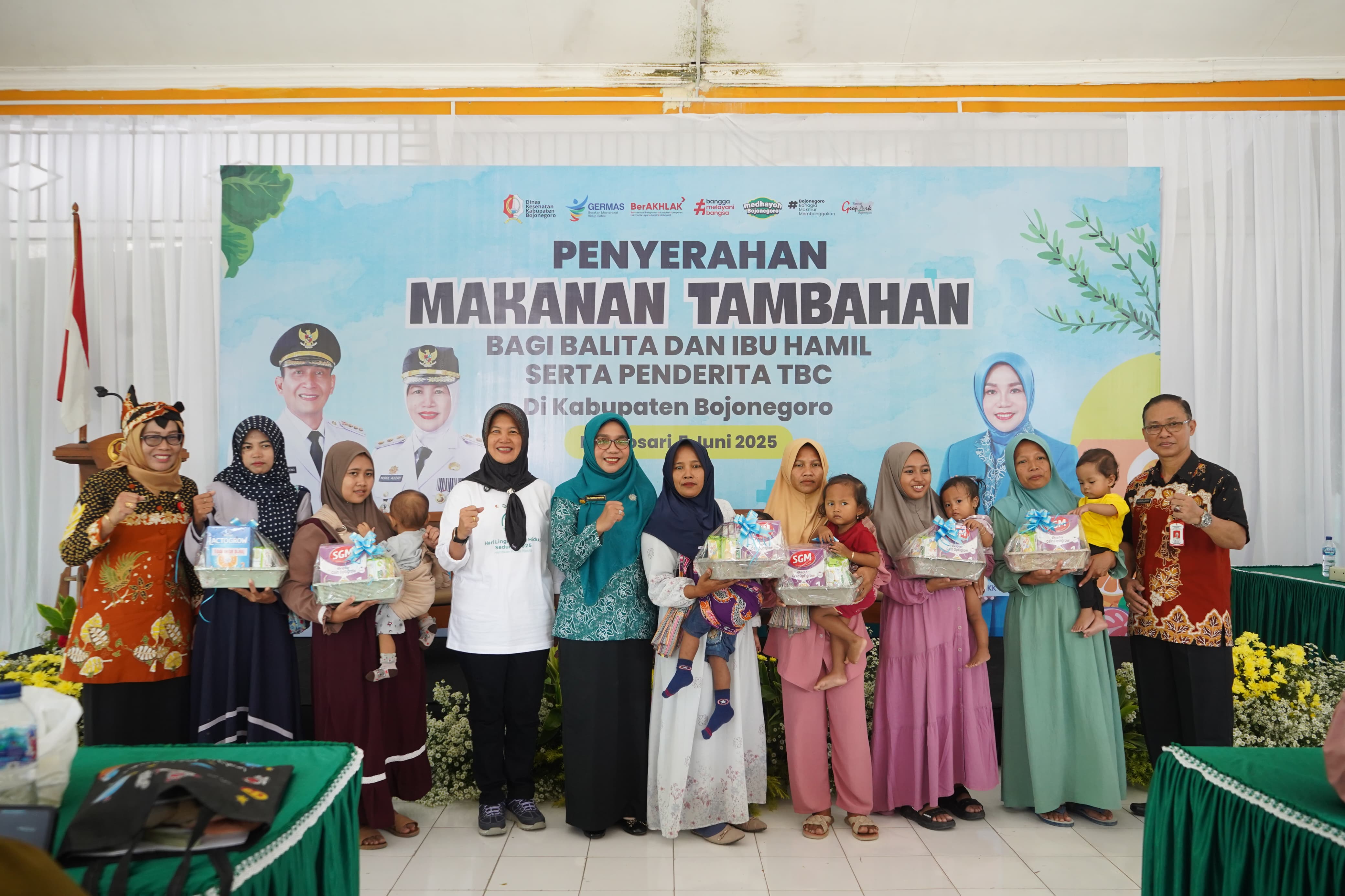 Bojonegoro Perkuat Gizi Balita, Ibu Hamil, dan Penderita TBC Melalui Penyerahan Makanan Tambahan
