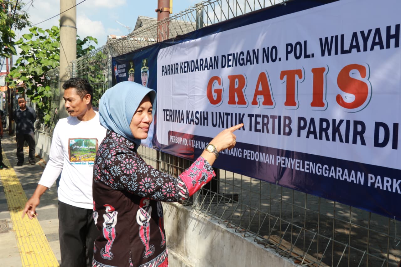 Pemasangan Banner Parkir Gratis, Untuk Ingatkan Masyarakat Bojonegoro