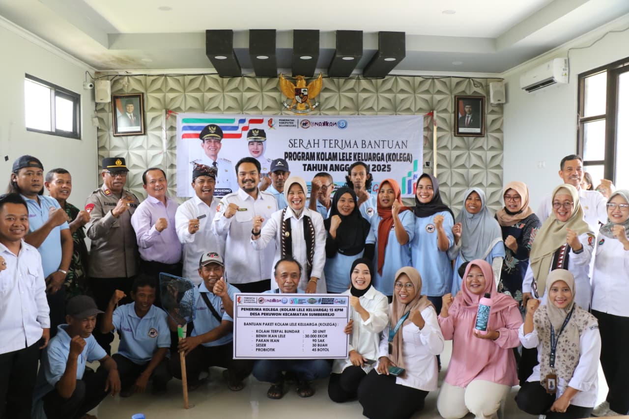 Wakil Bupati Nurul Azizah Dorong Ketahanan Pangan Melalui Penyerahan 415 Paket Program Kolam Lele Keluarga
