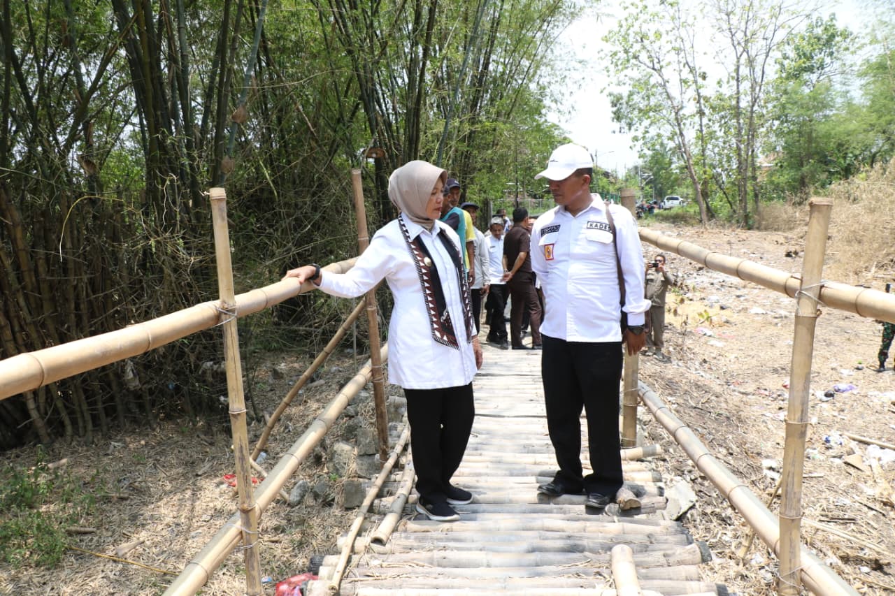 Kawal Kualitas dan Kepatuhan, Wakil Bupati Nurul Azizah dan Tim Terpadu Tinjau Langsung Proyek BKKD 2025