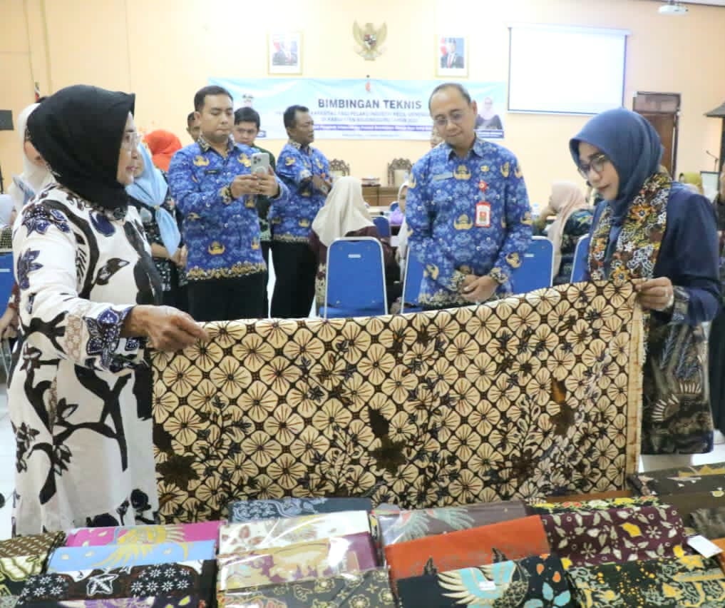 Ketua Dekranasda Dorong Pelaku IKM Batik Terus Berinovasi dan Berkolaborasi Agar Ciri Khas Bojonegoro Semakin Dikenal