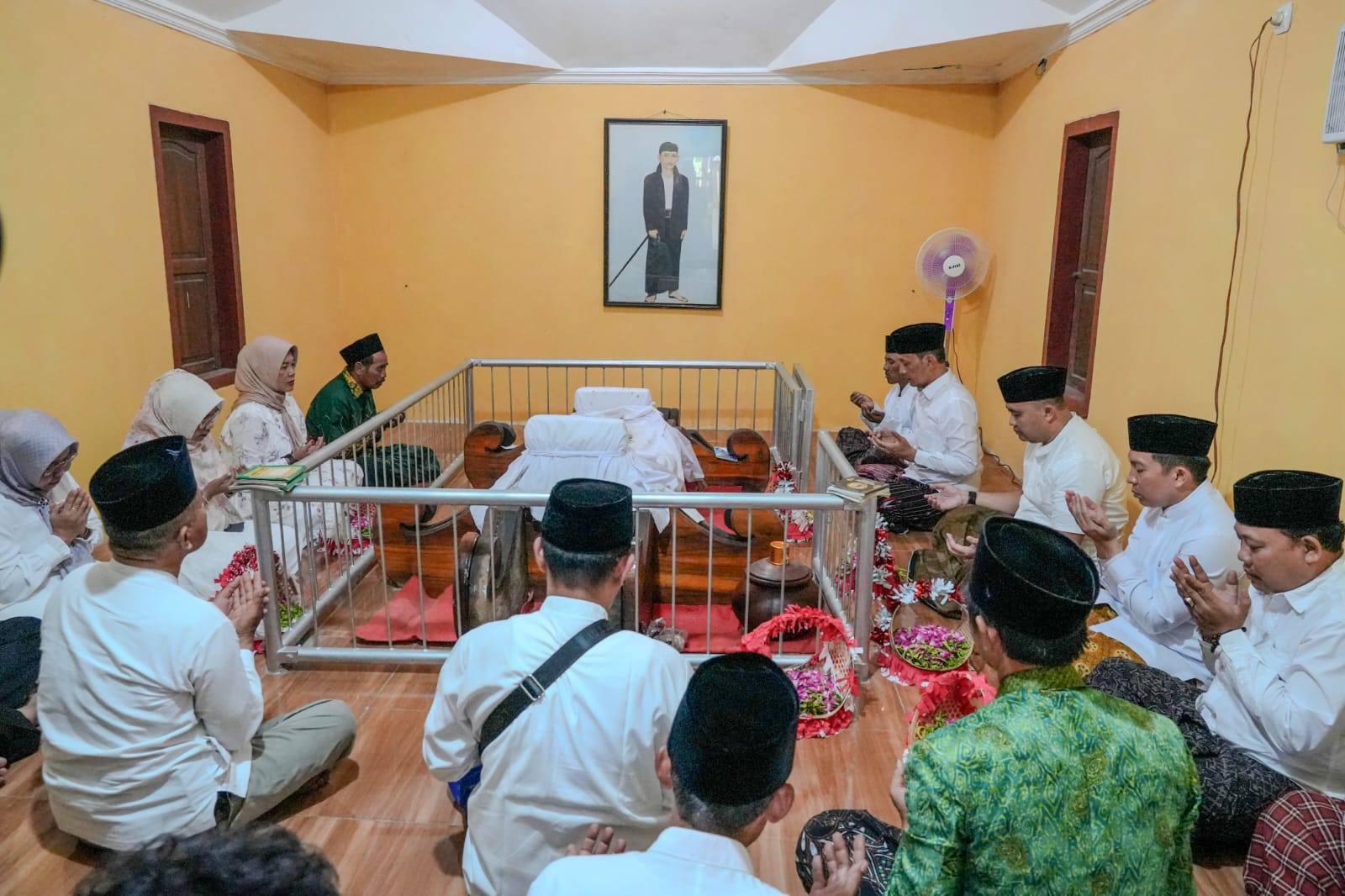 Ziarah Leluhur HJB Ke-348, Diwarnai Penyerahan Bantuan Sosial untuk Keluarga Kurang Mampu