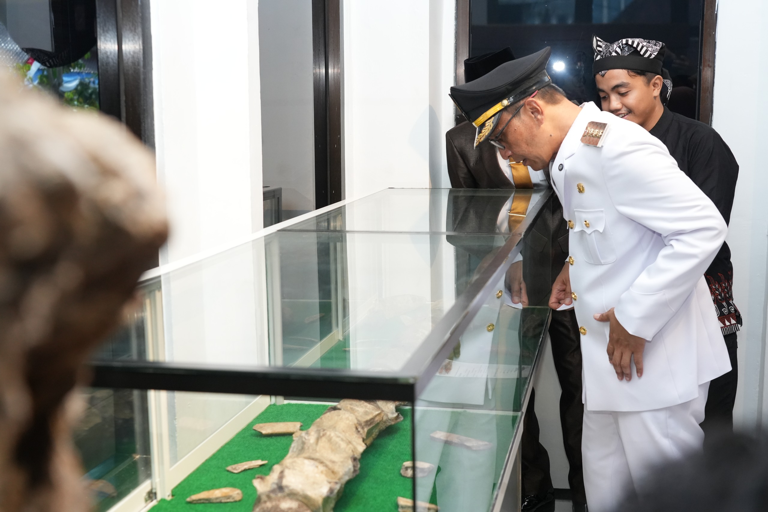 Bupati Resmikan "Museum Rajekwesi": Menyambut Masa Depan dengan Merawat Jejak Sejarah