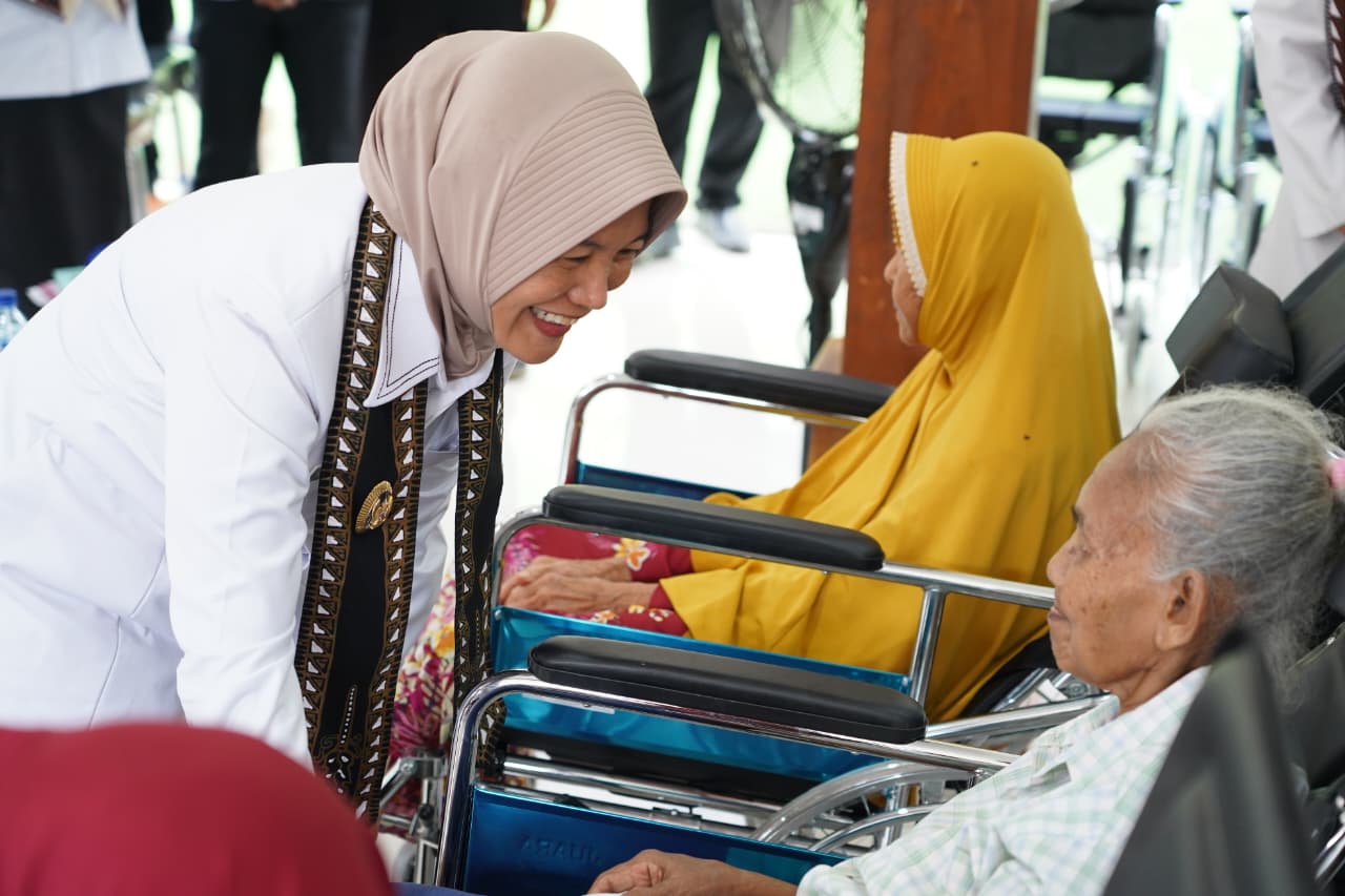 Penyaluran Bantuan Kursi Roda bagi Kelompok Rentan Wujud Nyata Kepedulian Pemerintah