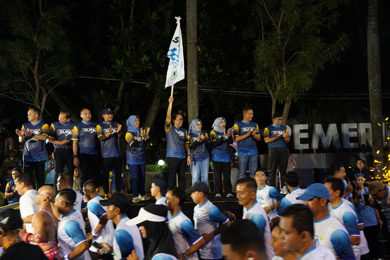 Meriahkan Akhir Pekan HJB Ke-348, Ribuan Peserta Ikuti Medhayoh Night Run 2025