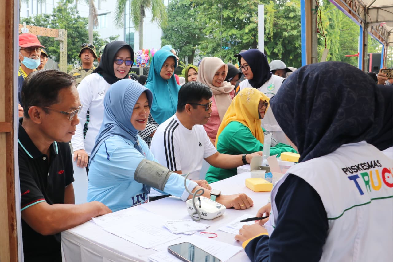 Kampanye TOSS TBC Warnai Car Free Day Bojonegoro, Wujudkan Masyarakat Sehat Tanpa Tuberkulosis