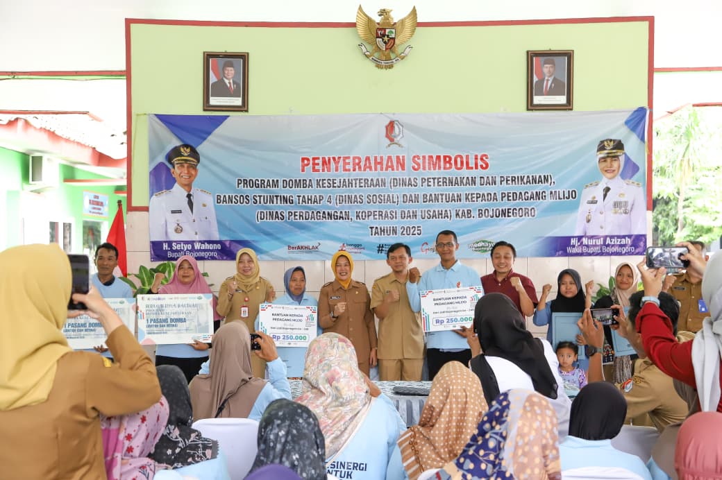 Pemkab Bojonegoro Perkuat Ekonomi Kerakyatan Lewat Penyerahan Bantuan Tiga Program Sekaligus di Kecamatan Kapas