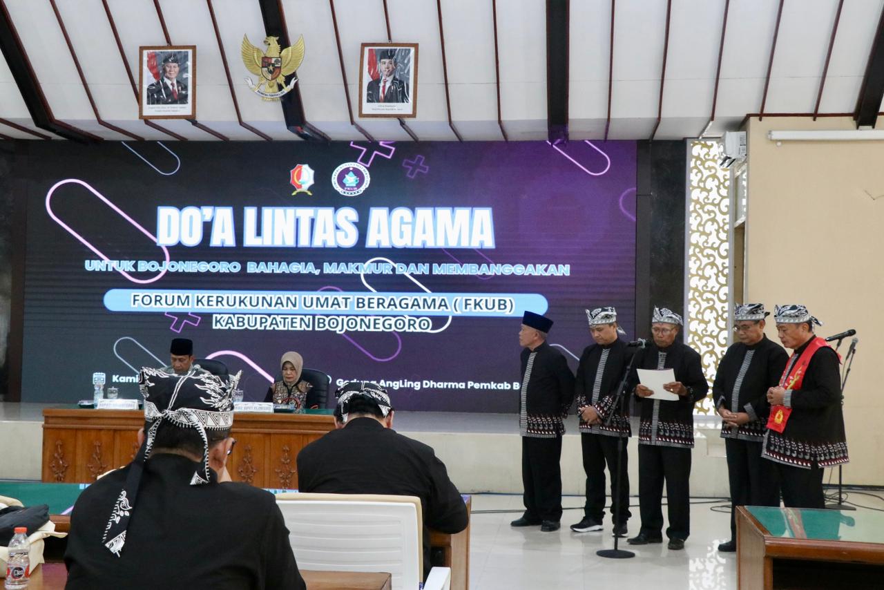 Forum Kerukunan Umat Beragama Dikukuhkan, Bupati Harapkan Pengurus yang Peka dan Responsif Hadapi Tantangan Digital
