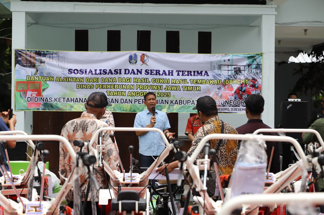 Harapan Bupati Bojonegoro atas Penyerahan Alsintan kepada Kelompok Tani