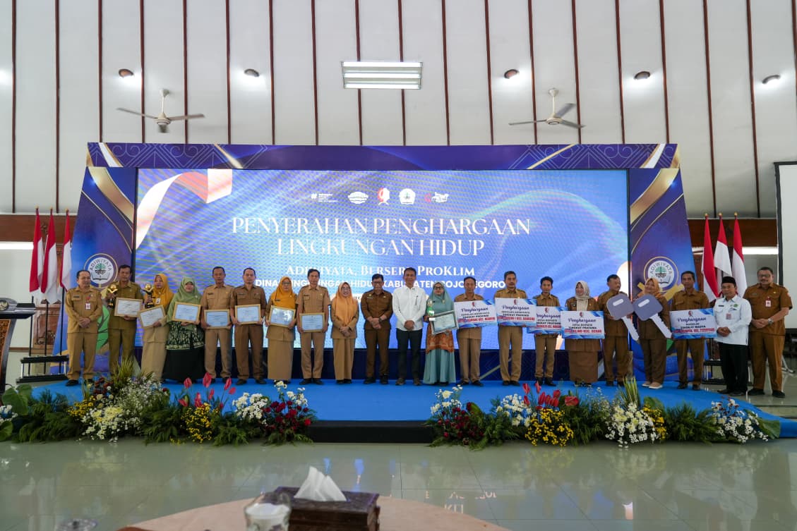 Pemkab Bojonegoro Serahkan Penghargaan Lingkungan Hidup Tahun 2025, Dorong Aksi Nyata Hadapi Perubahan Iklim