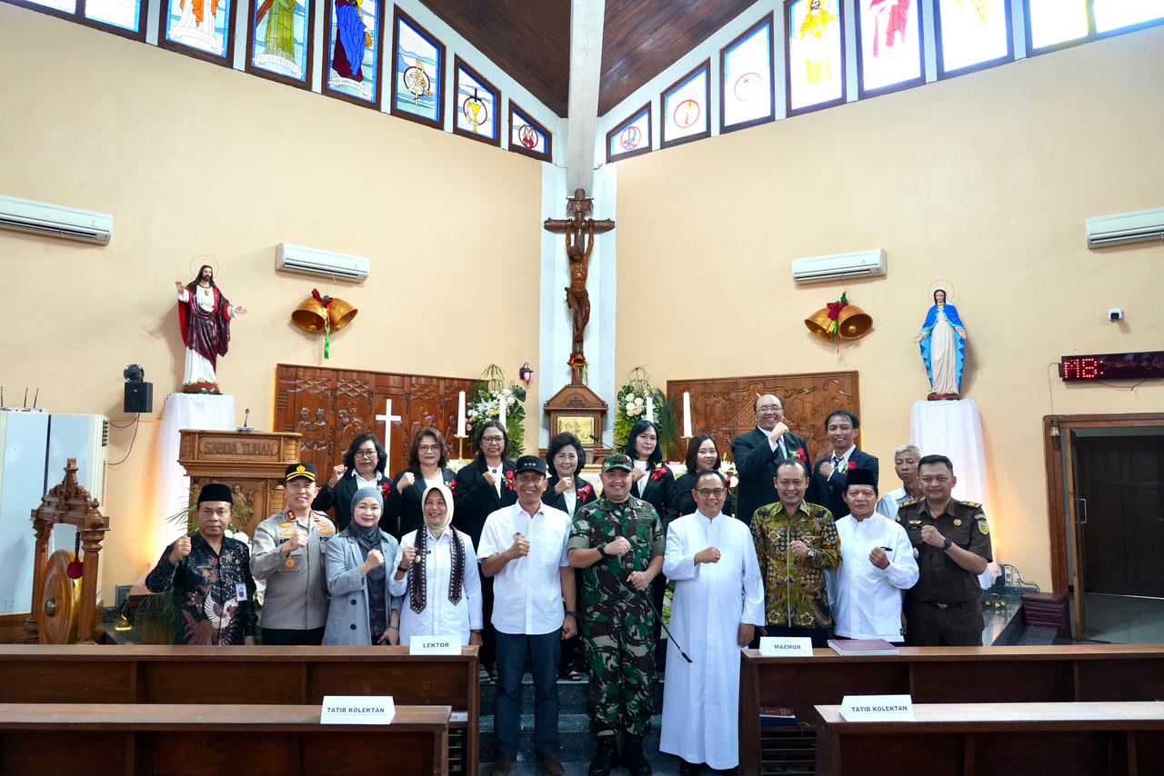 Sambut Perayaan Natal 2025, Bupati Bojonegoro bersama Jajaran Forkopimda Tinjau Kesiapan Sejumlah Geraja di Bojonegoro