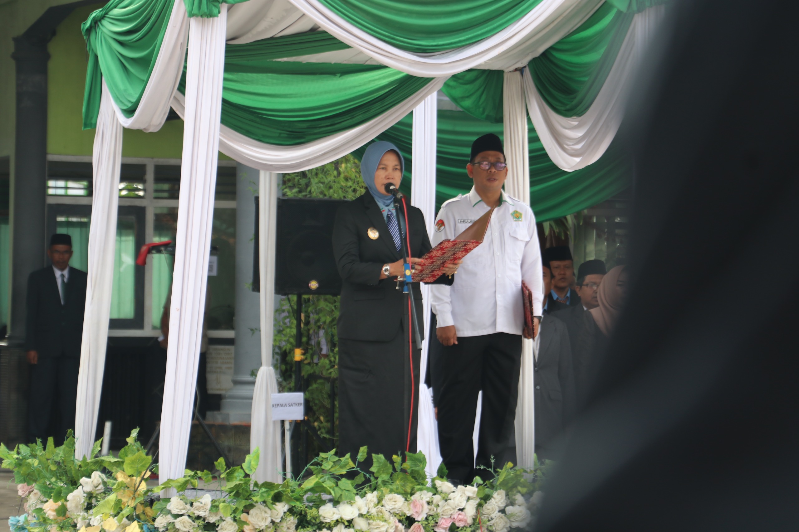 Upacara Hari Amal Bakti ke-80 Kemenag, Wabup Tekankan Kerukunan dan Sinergi Hadapi Tantangan Zaman