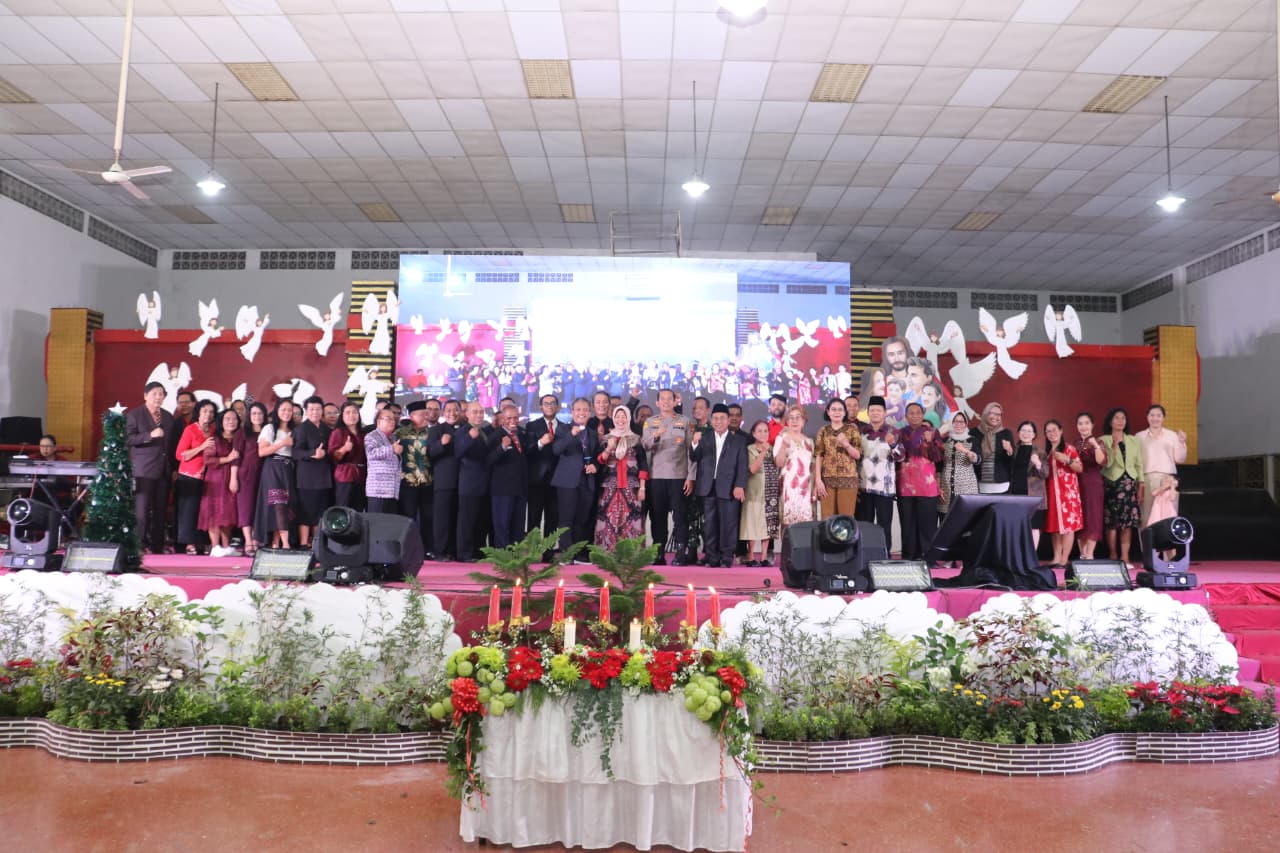 Hadiri Perayaan Natal 2025, Nurul Azizah Apresiasi Kerukunan Umat Beragama di Bojonegoro