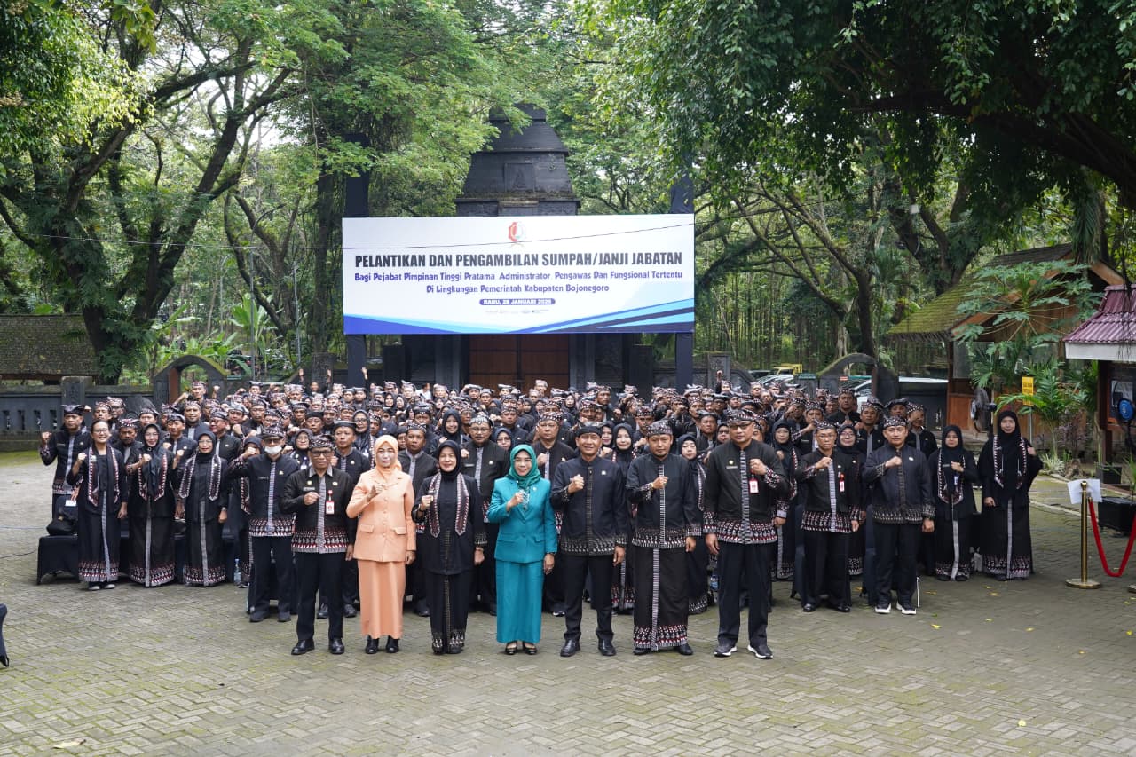Tekankan Filosofi Api dan Obor Sewu sebagai Spirit Pengabdian ASN, Bupati Setyo Wahono Lantik 201 Pejabat Pemkab Bojonegoro di Kayangan Api