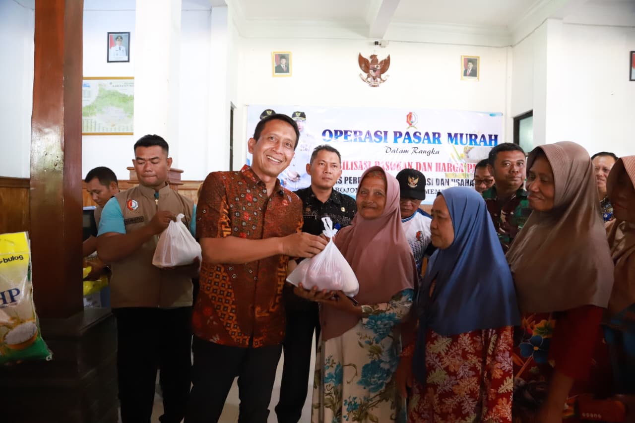 Operasi Pasar Murah  2026, Bupati Bojonegoro Buka Langsung Kegiatan Perdana Di Desa Tanjungharjo, Kapas