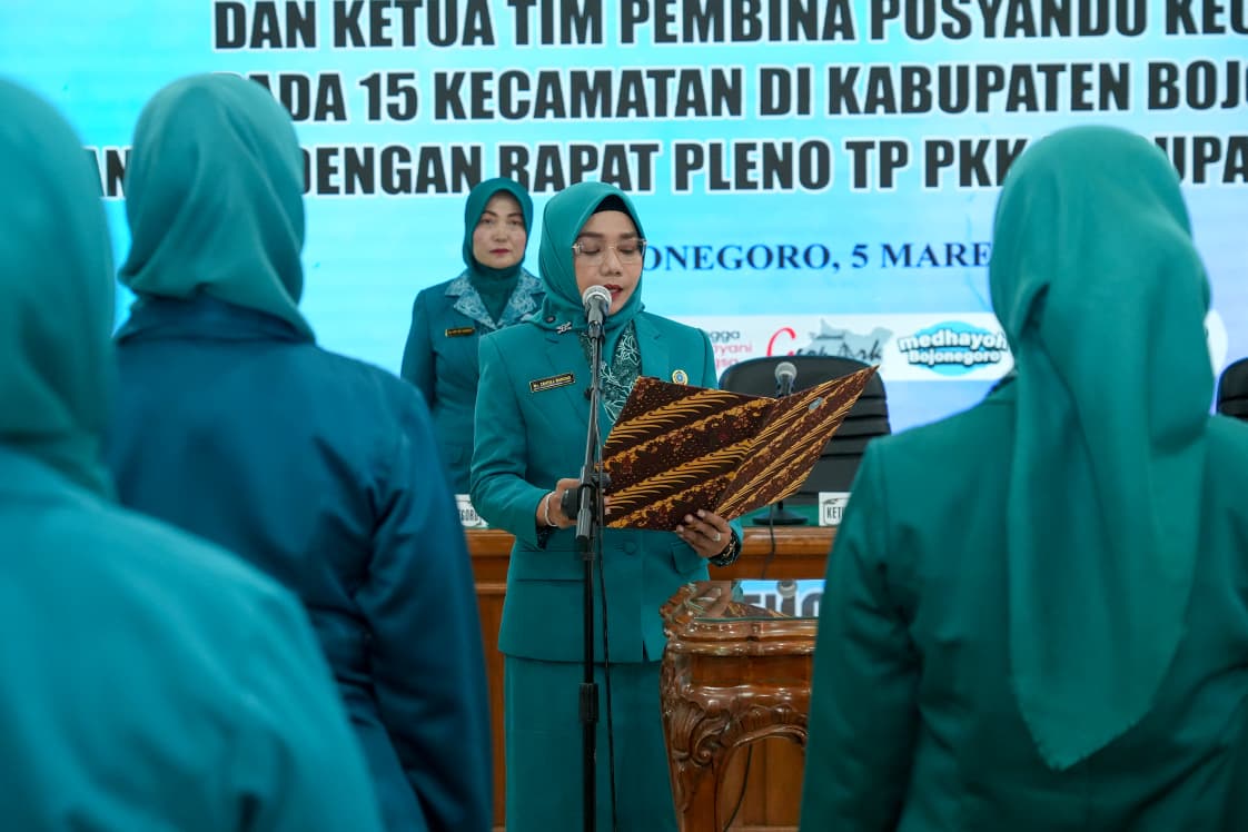 Cantika Wahono Lantik Pengurus PKK dan Posyandu 15 Kecamatan, Perkuat Program Keluarga Sejahtera