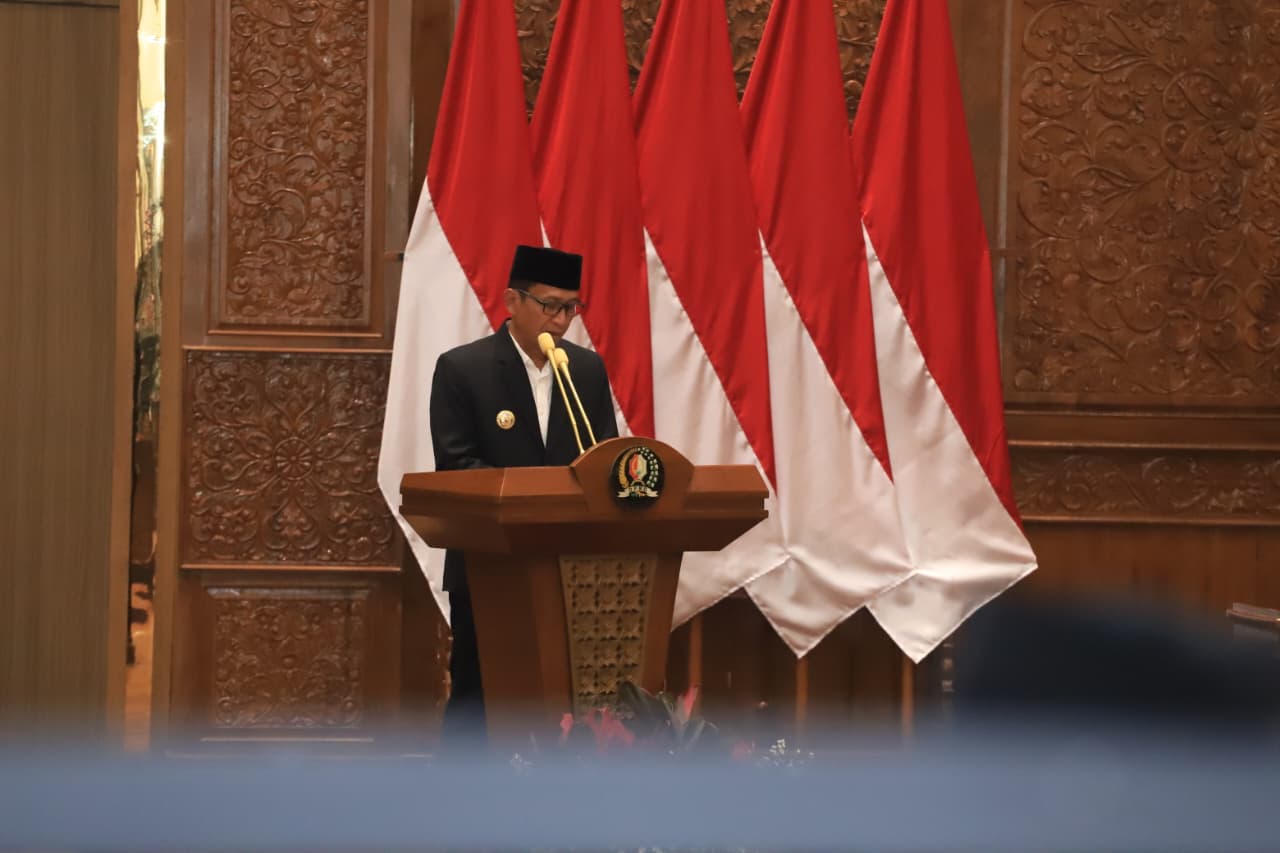 Bupati Setyo Wahono Sampaikan Jawaban Eksekutif atas Pandangan Umum Fraksi DPRD Terkait 5 Raperda Strategis