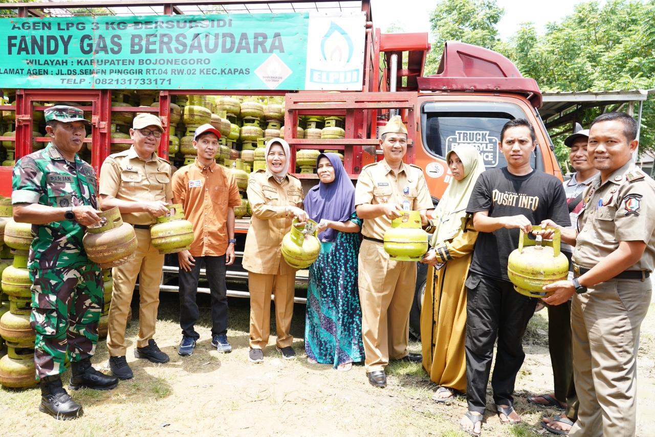Wabup Nurul Azizah Pantau Langsung Operasi Pasar LPG 3 Kg di Dander, Pastikan Tambahan Kuota 10 Persen Tepat Sasaran